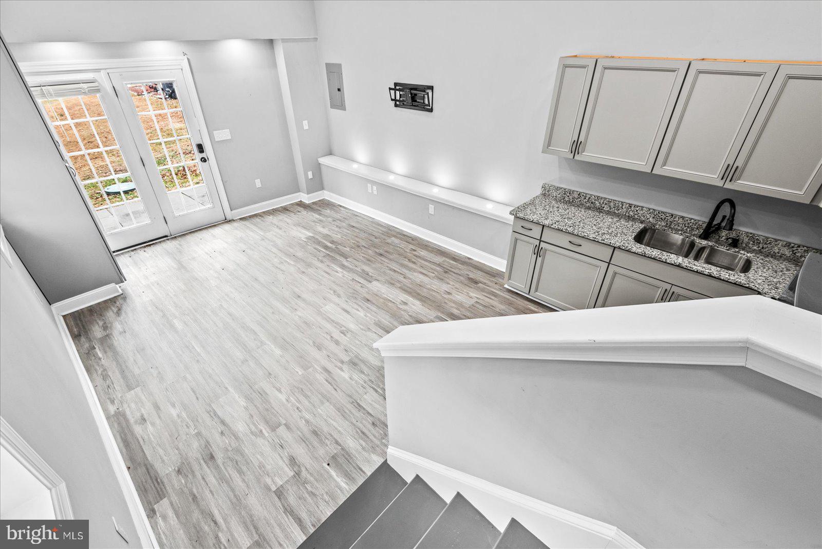 PLEASANT VILLAGE - Residential