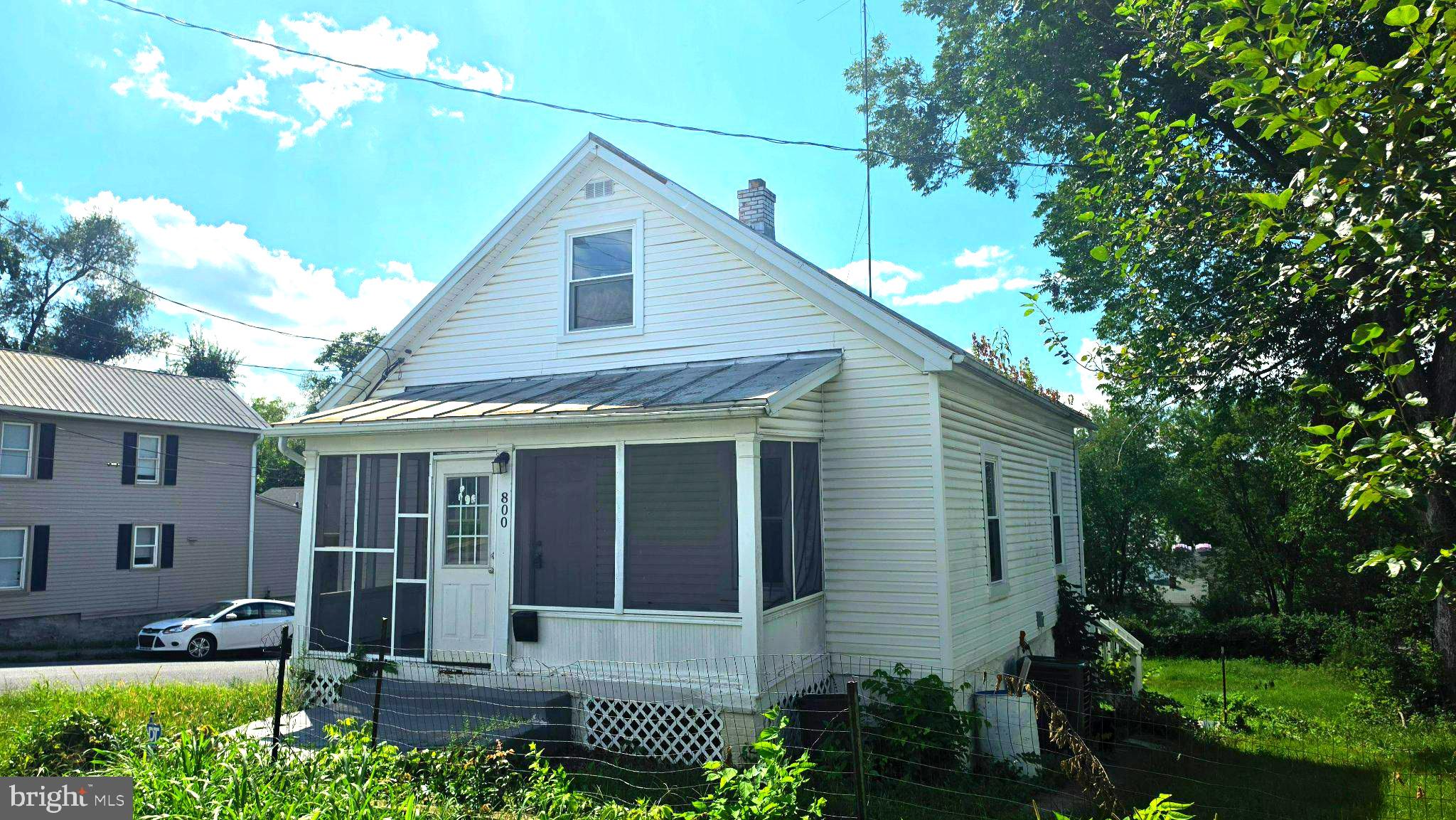 800 N HIGH STREET