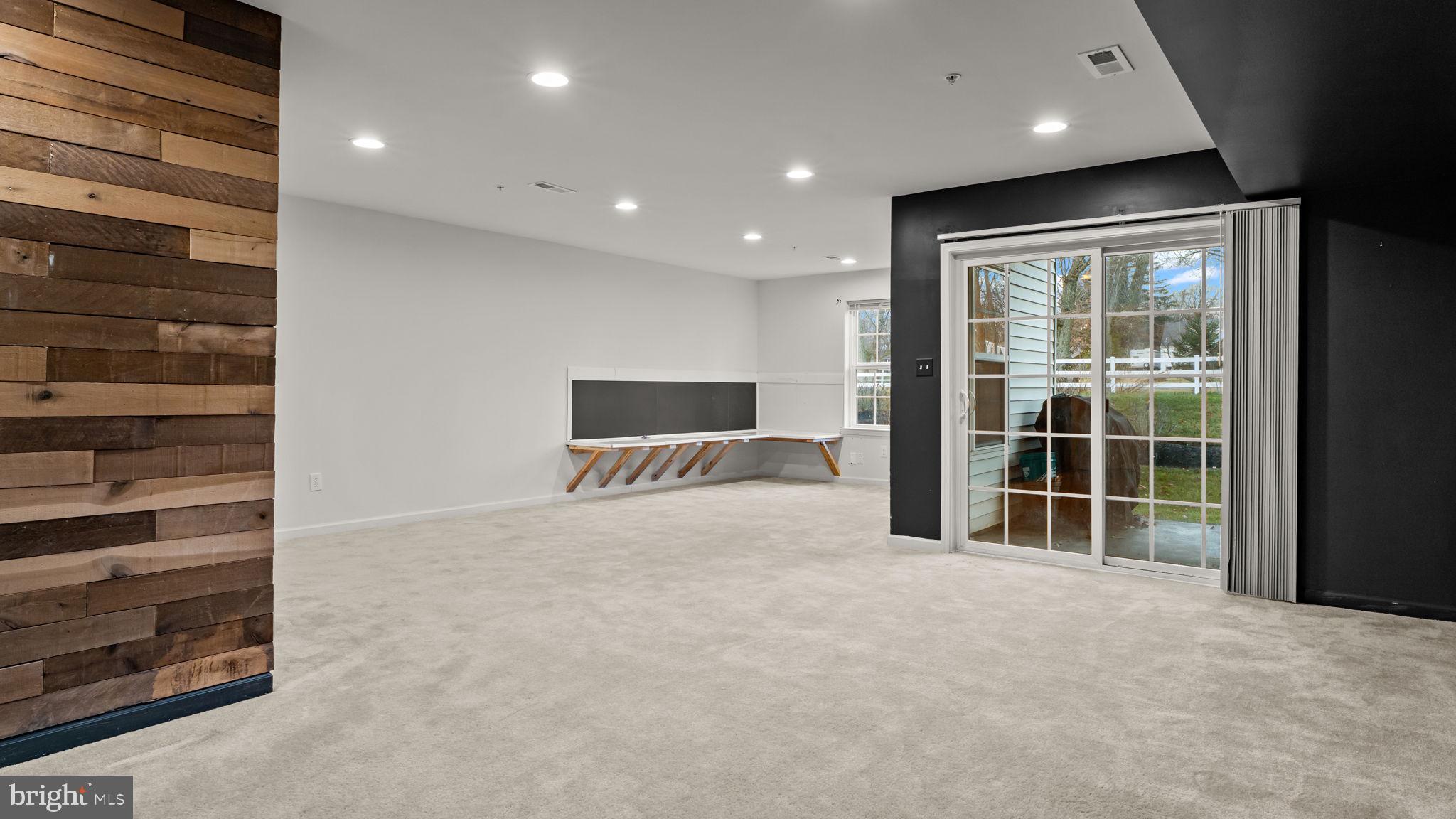 HIGH GROVE - Residential Lease