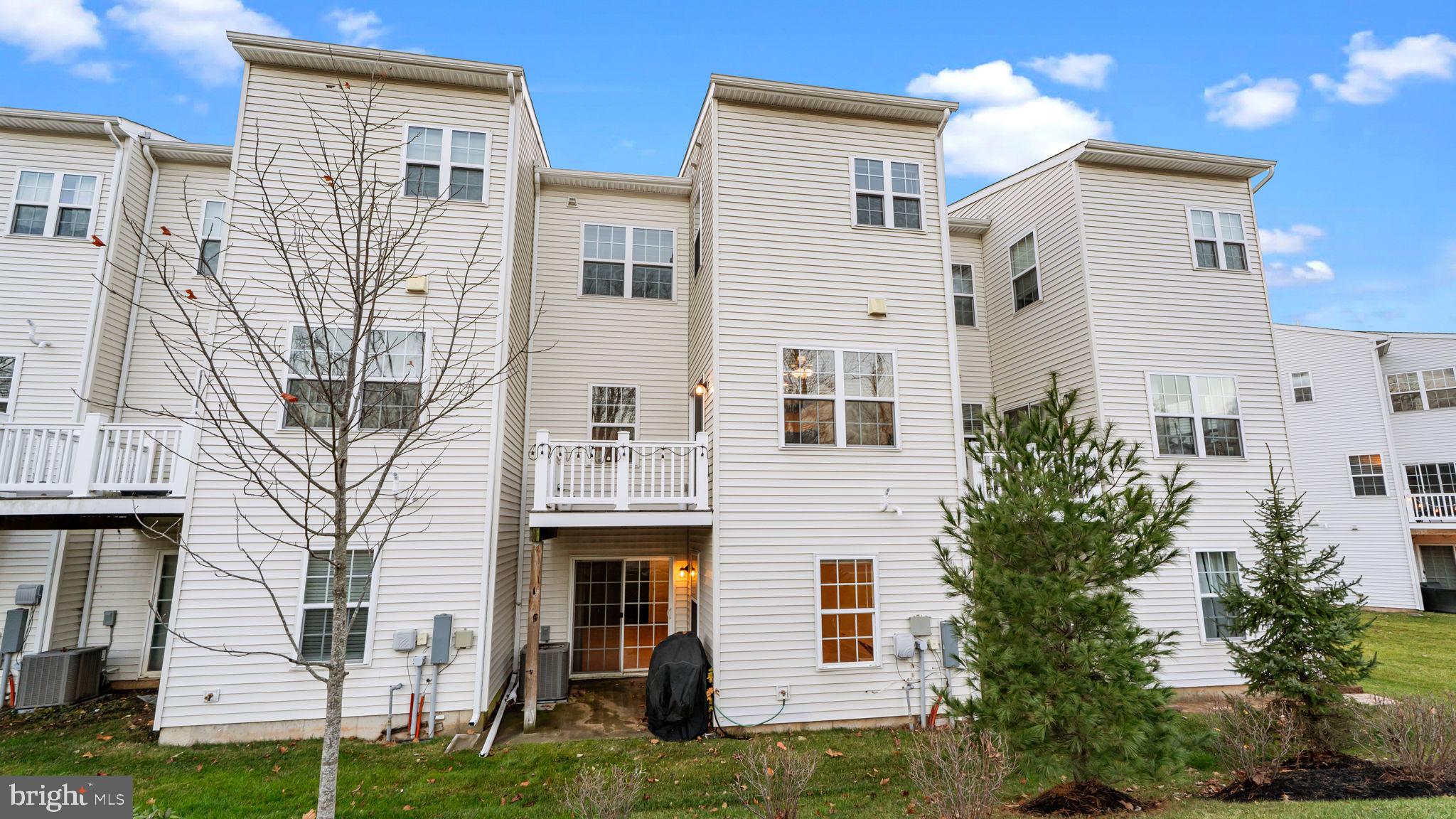 HIGH GROVE - Residential Lease