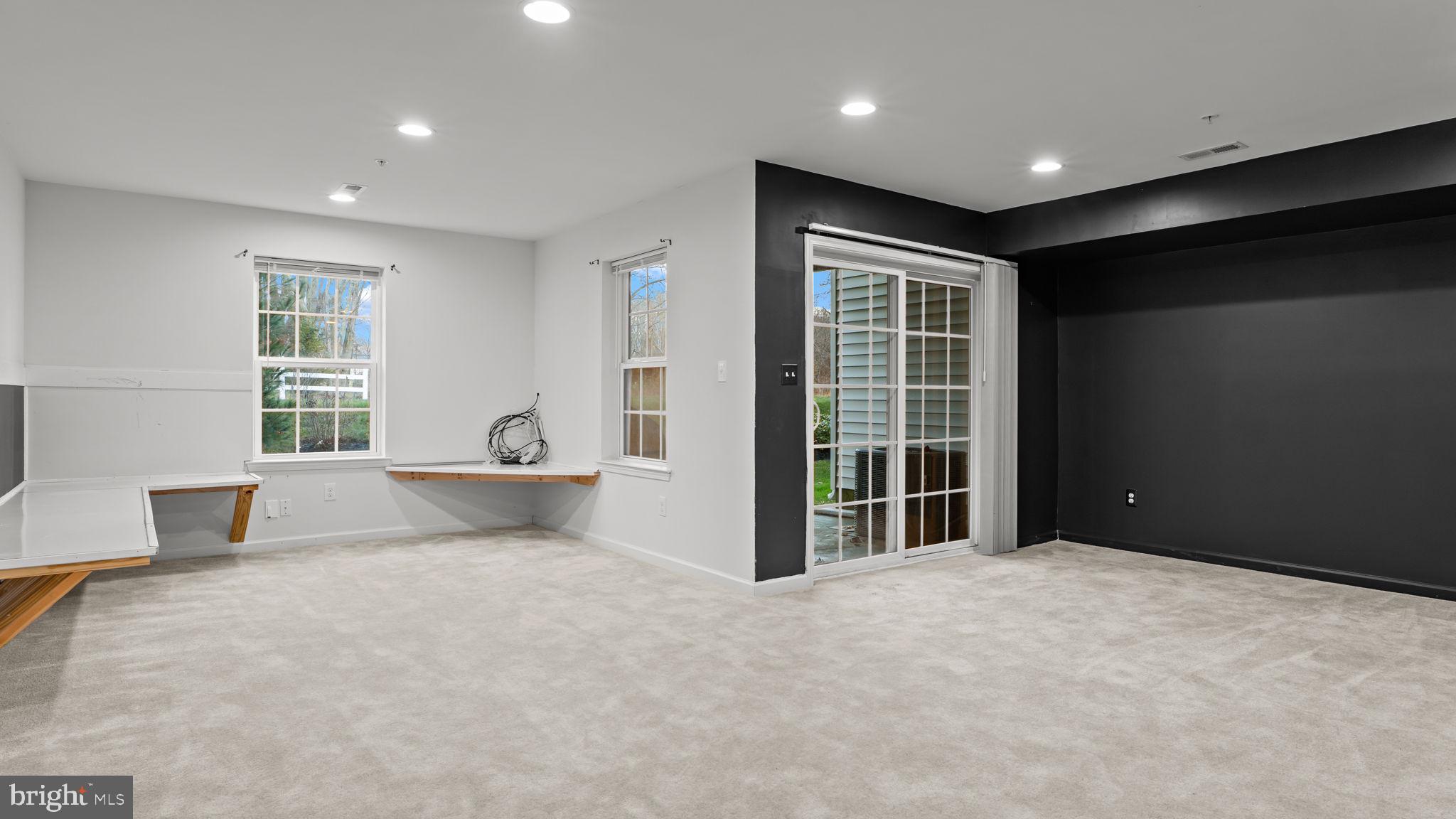 HIGH GROVE - Residential Lease