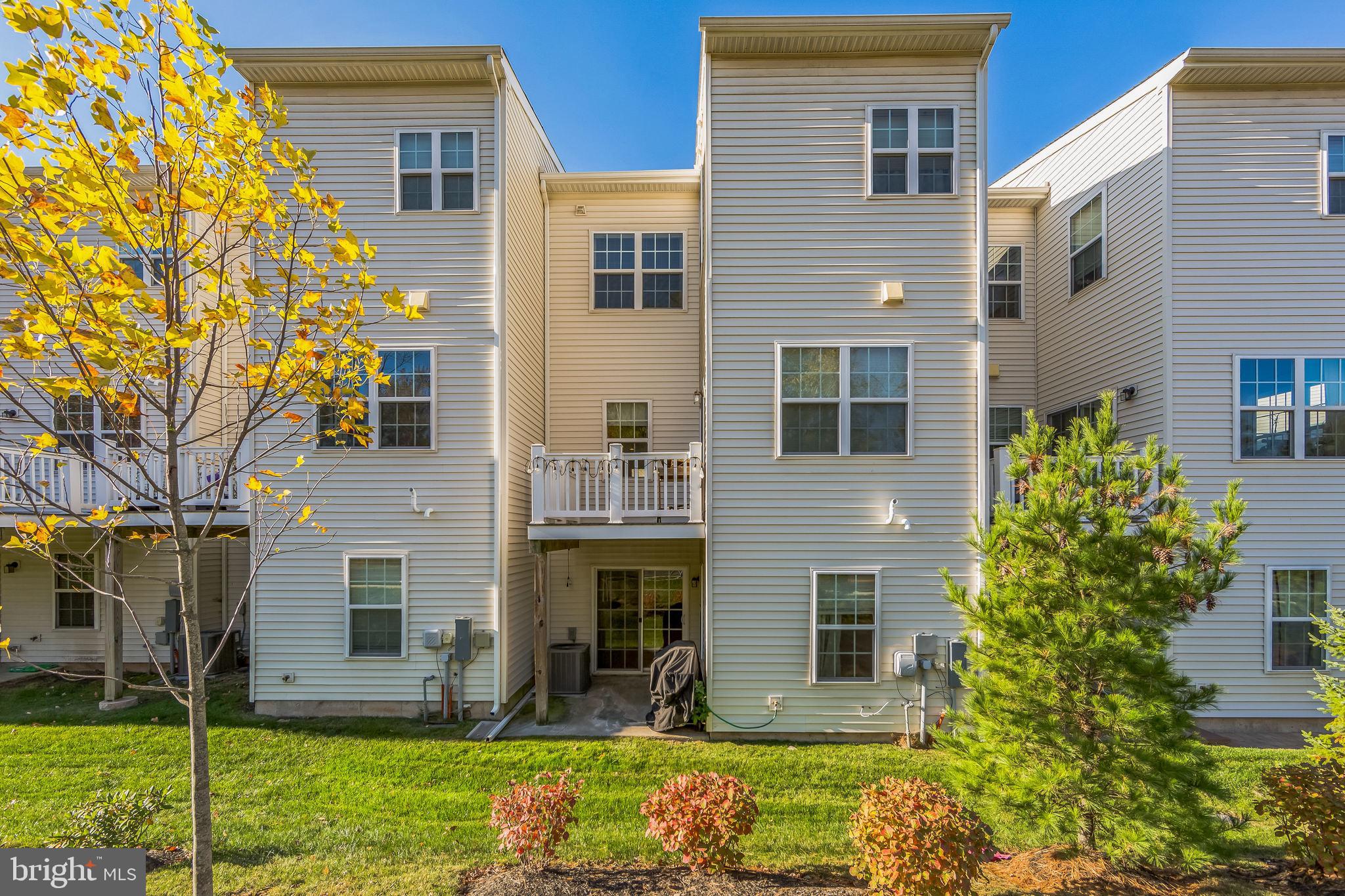 HIGH GROVE - Residential Lease