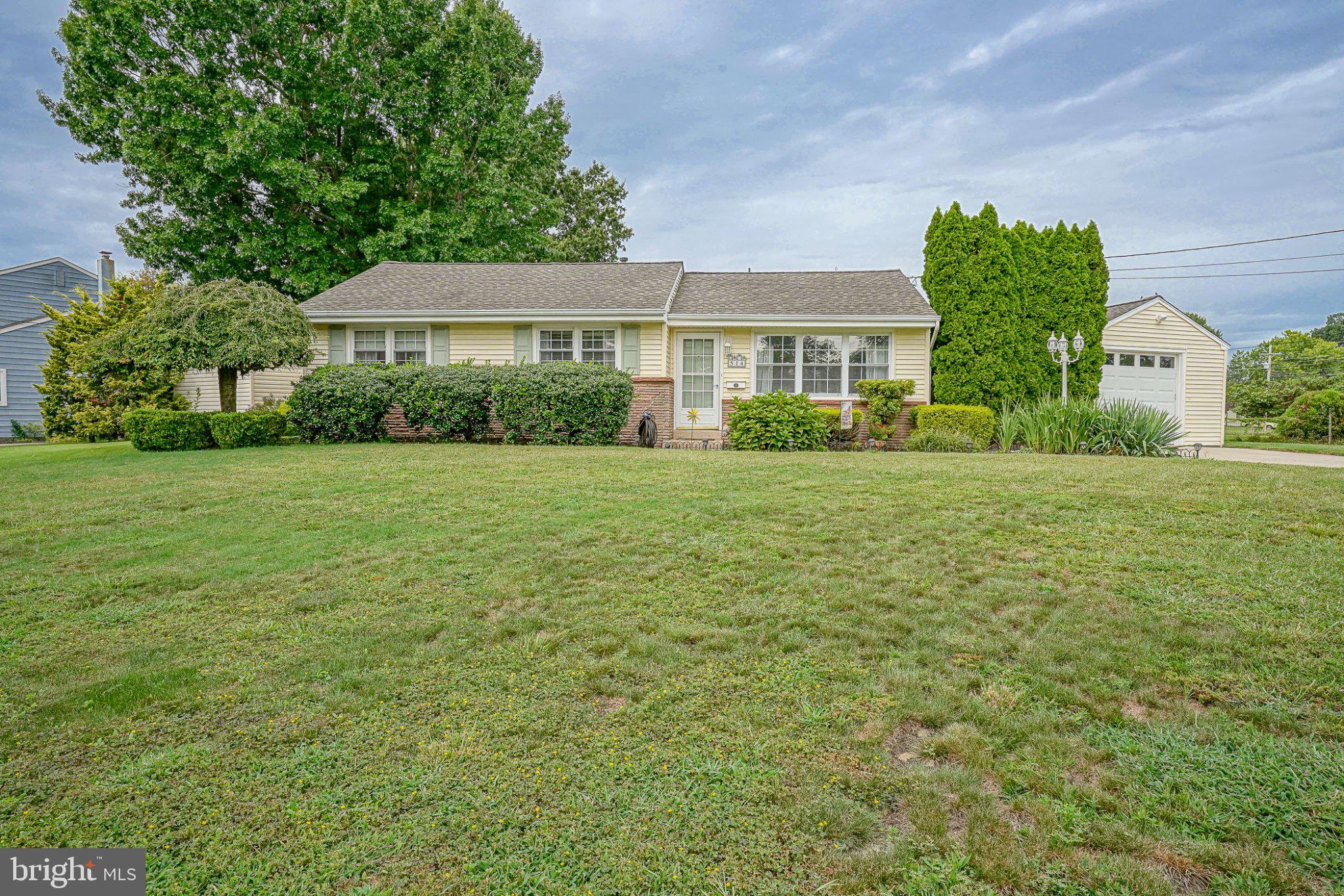 514 BUCKINGHAM DRIVE