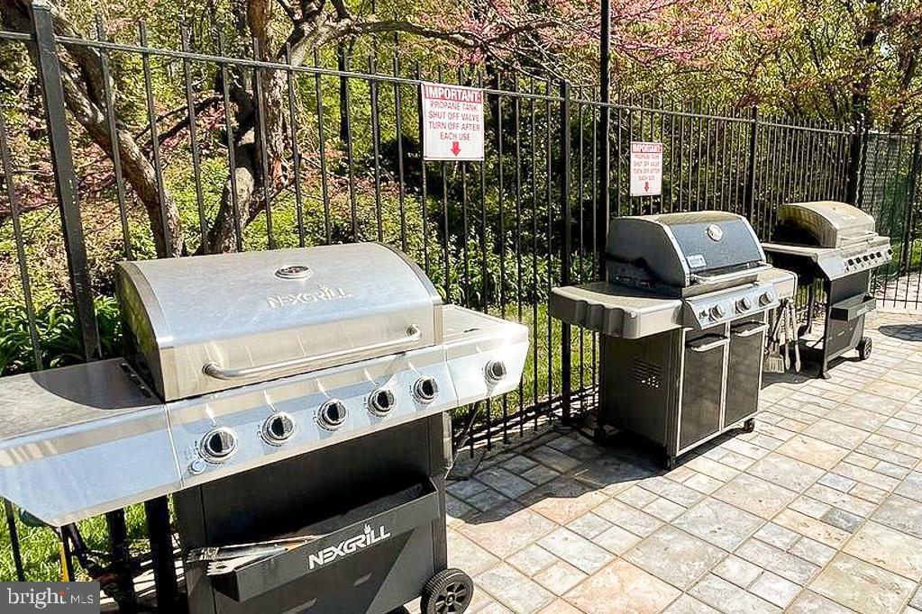 COLONIES AT MCLEAN - Residential