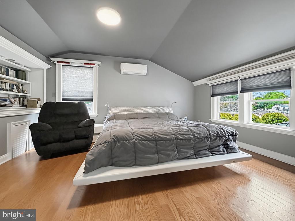 WARMINSTER HGTS - Residential
