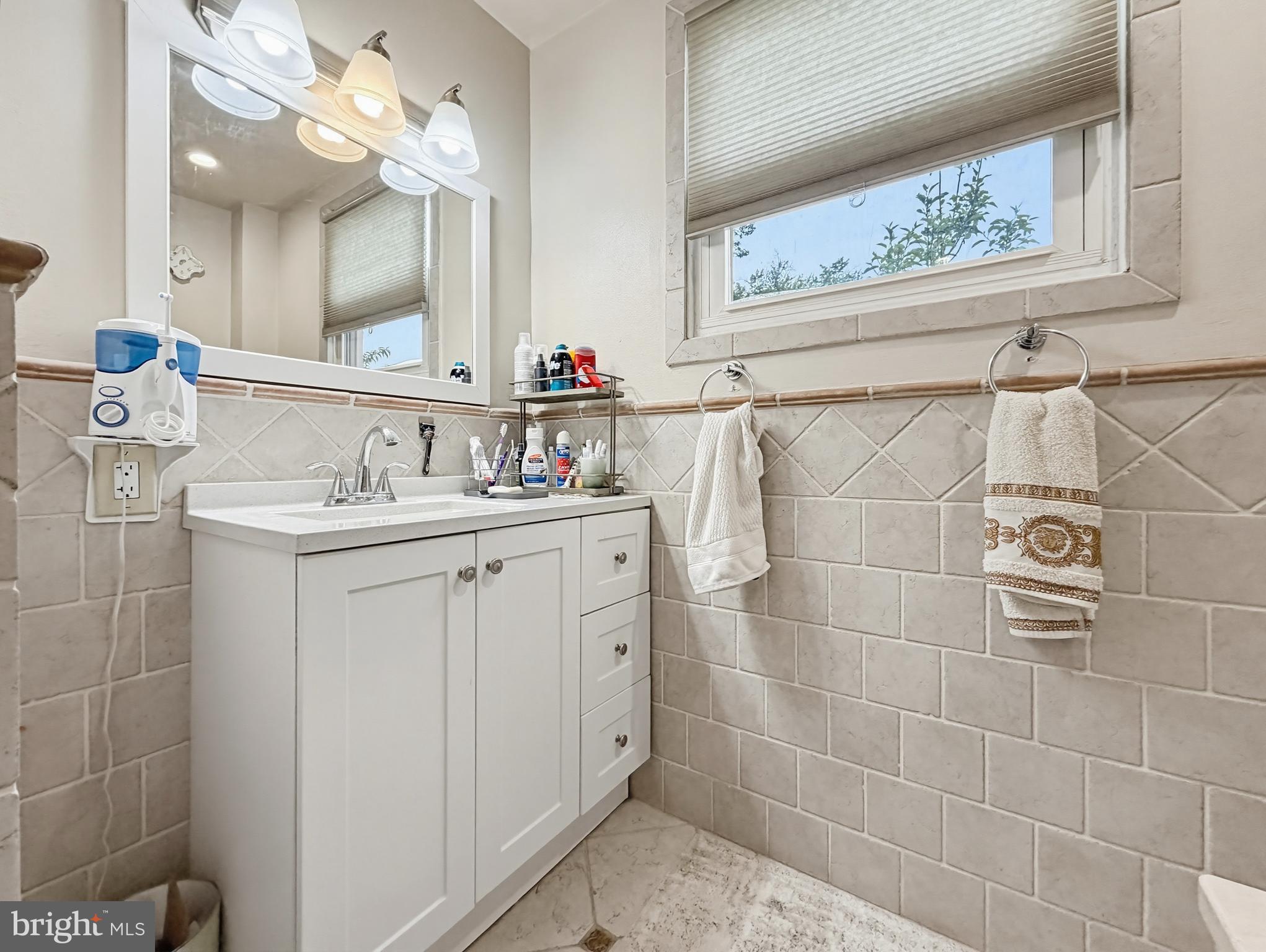 WARMINSTER HGTS - Residential