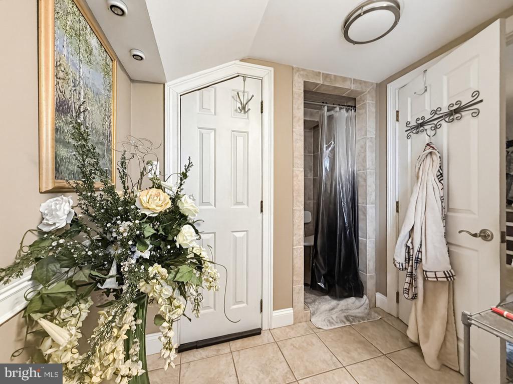 WARMINSTER HGTS - Residential
