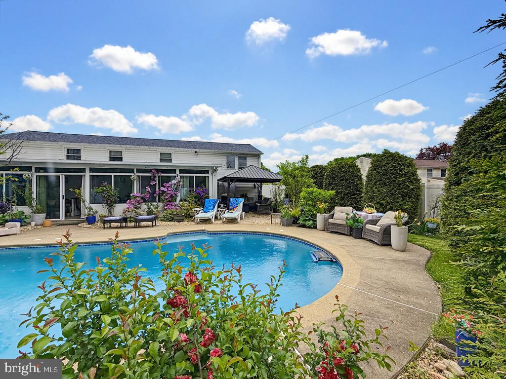WARMINSTER HGTS - Residential