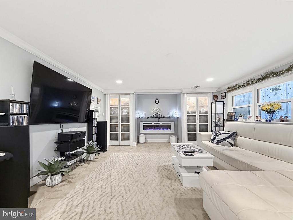 WARMINSTER HGTS - Residential