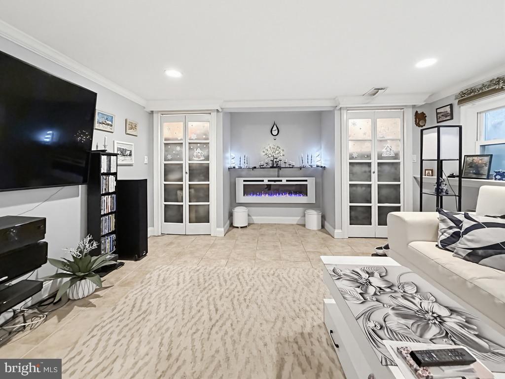 WARMINSTER HGTS - Residential