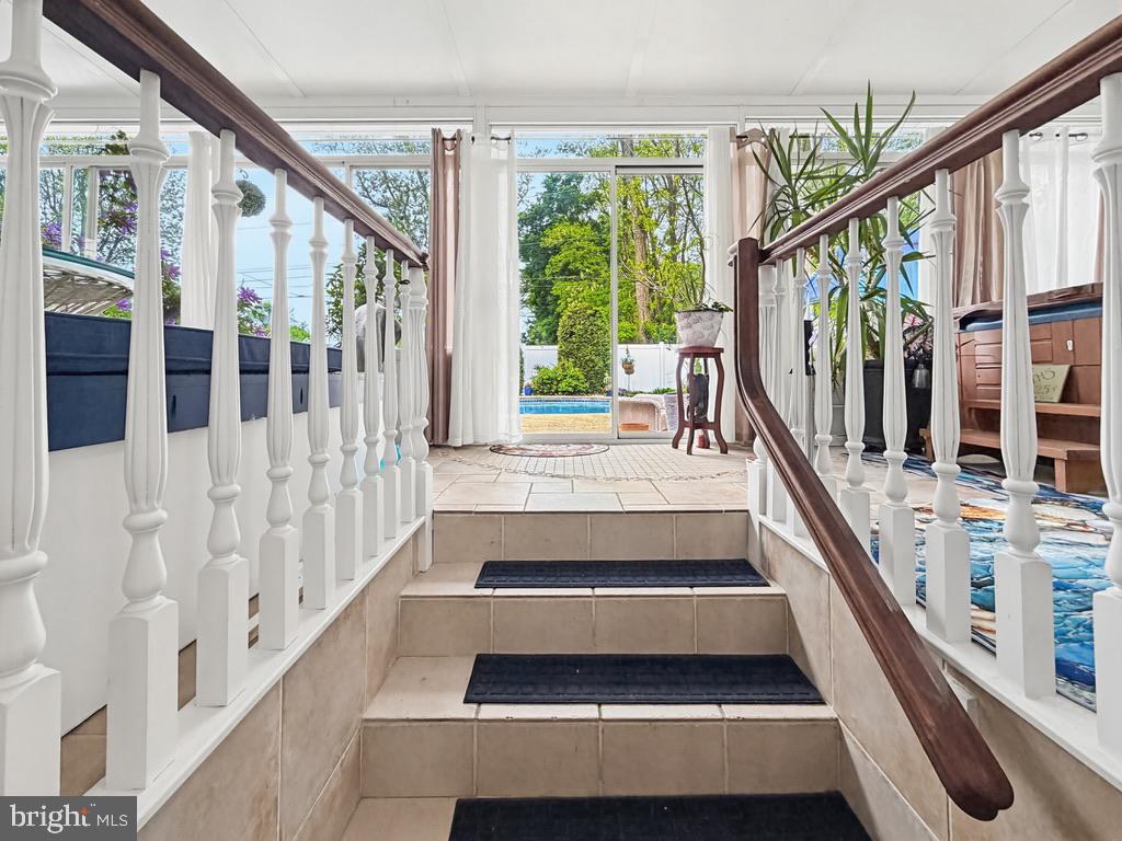 WARMINSTER HGTS - Residential