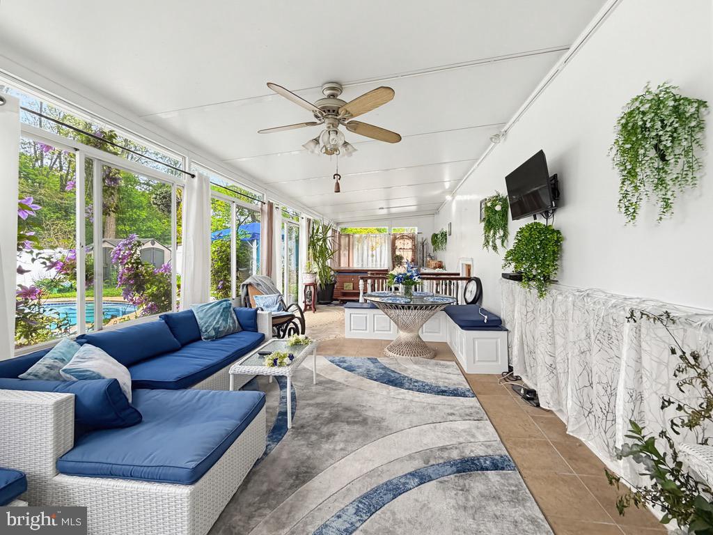 WARMINSTER HGTS - Residential