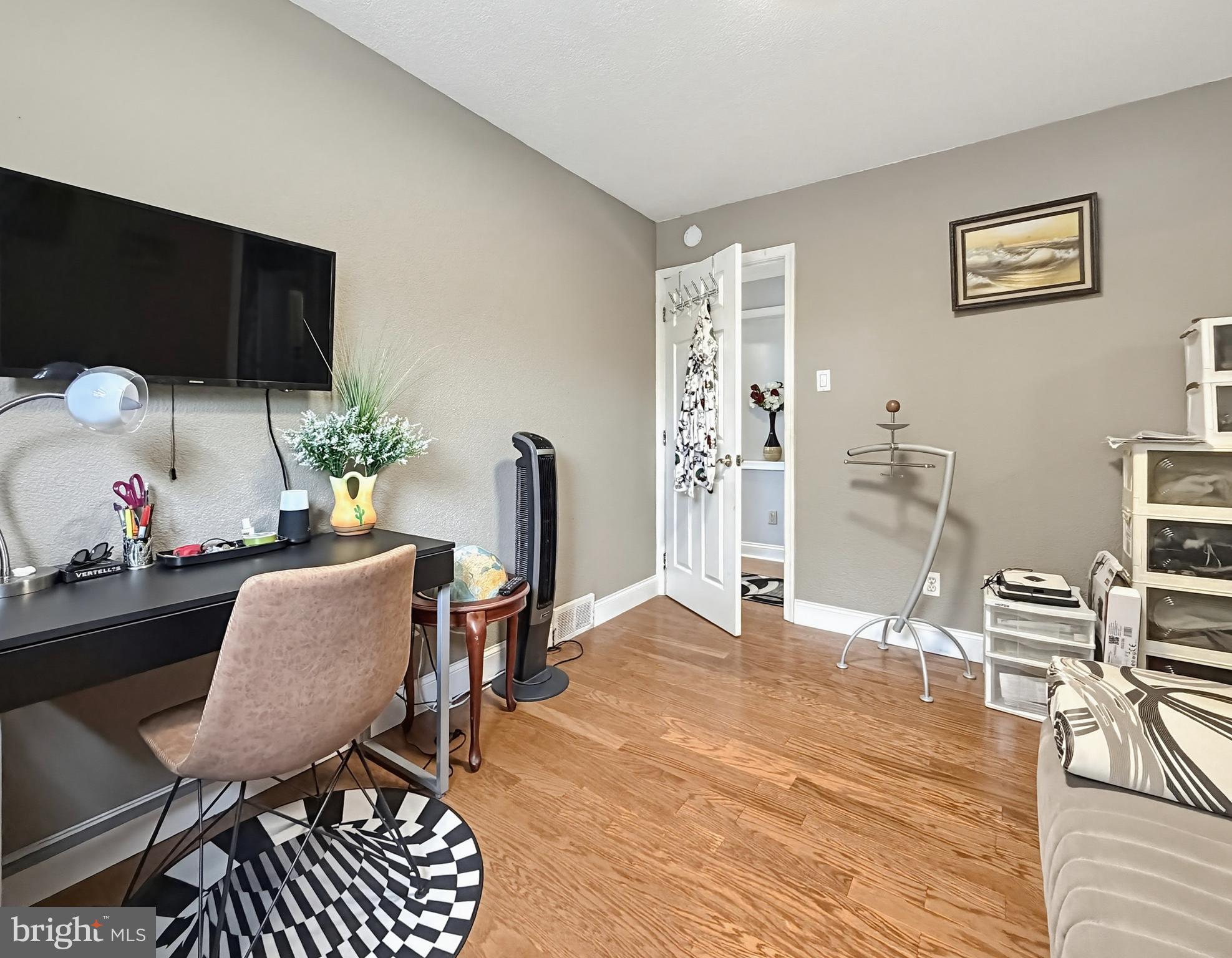 WARMINSTER HGTS - Residential