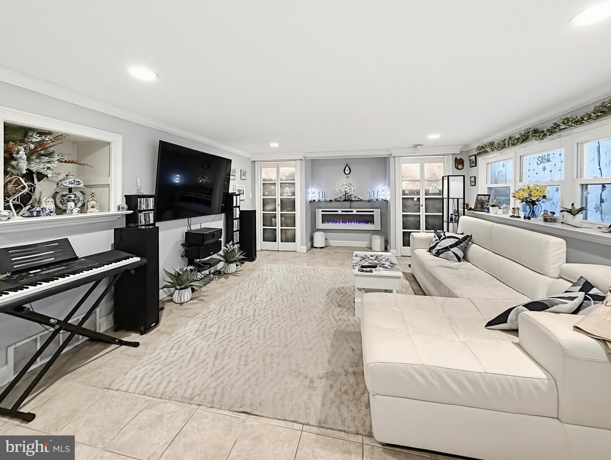 WARMINSTER HGTS - Residential