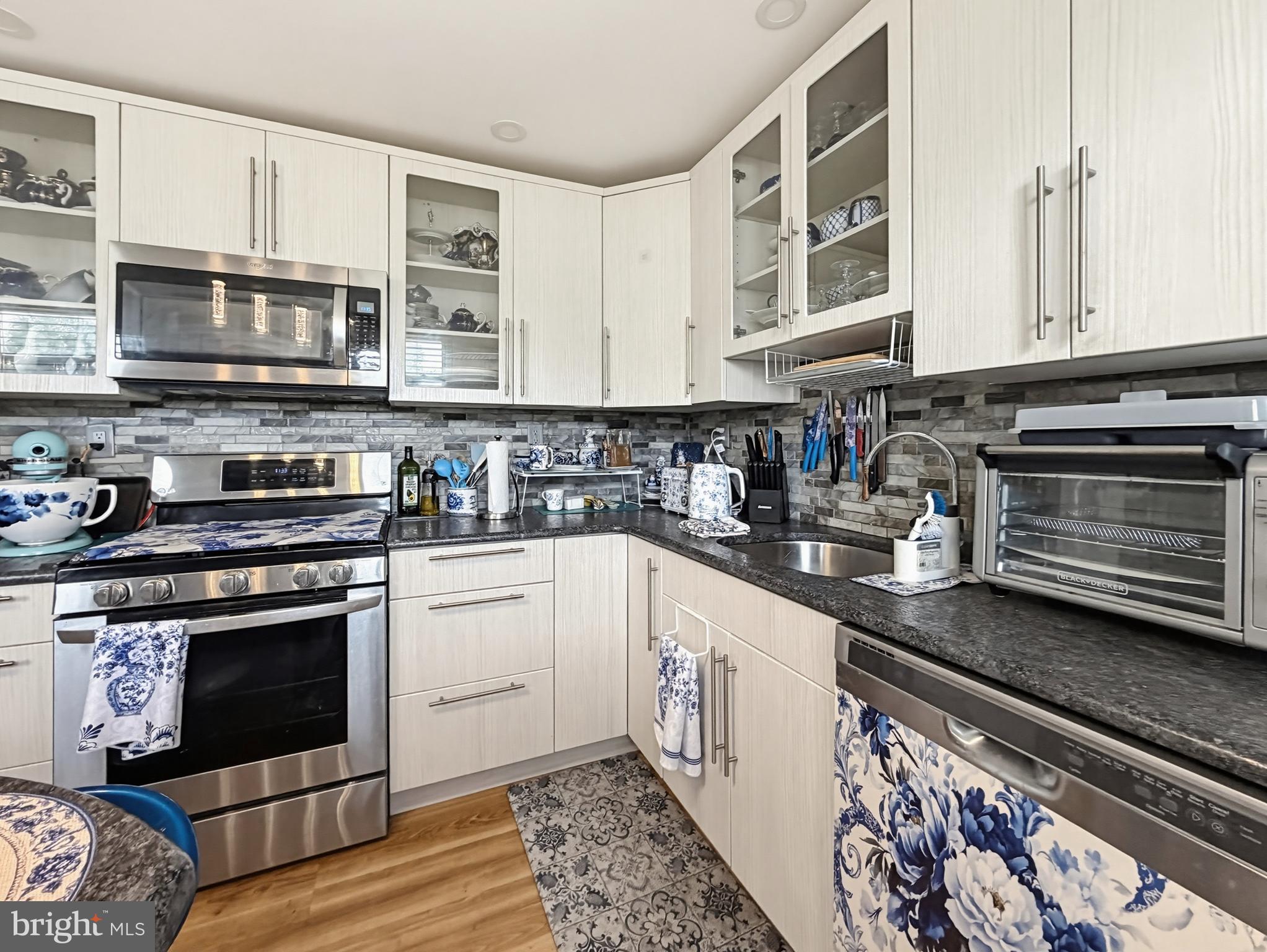 WARMINSTER HGTS - Residential