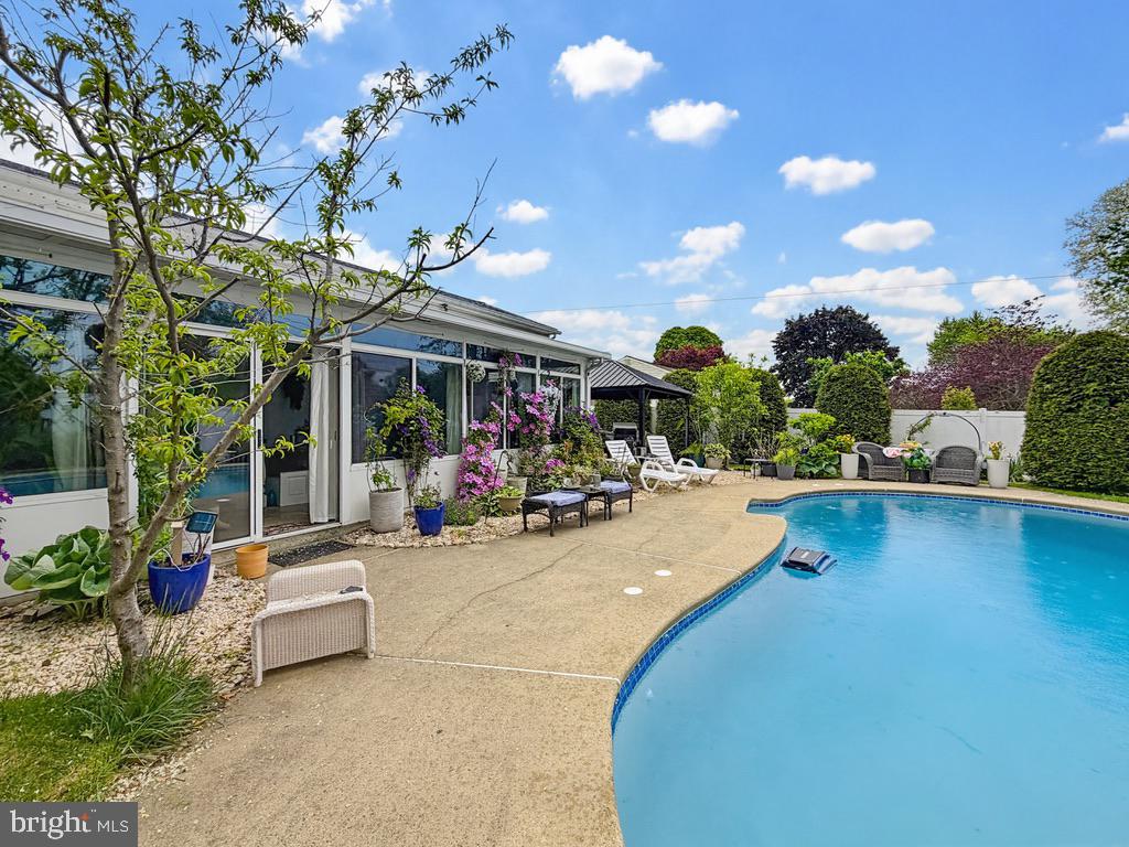 WARMINSTER HGTS - Residential