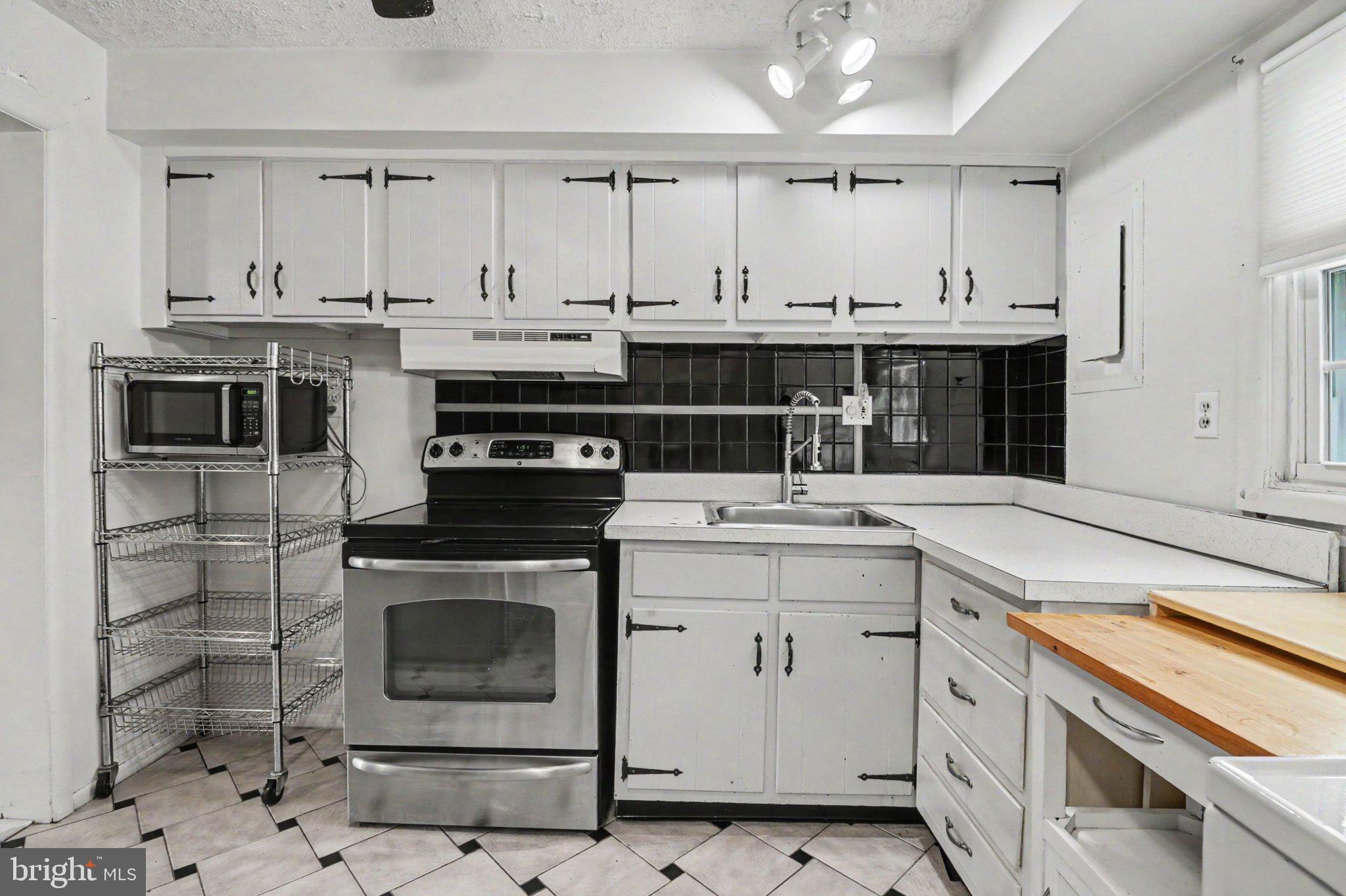 COLONY PARK - Residential