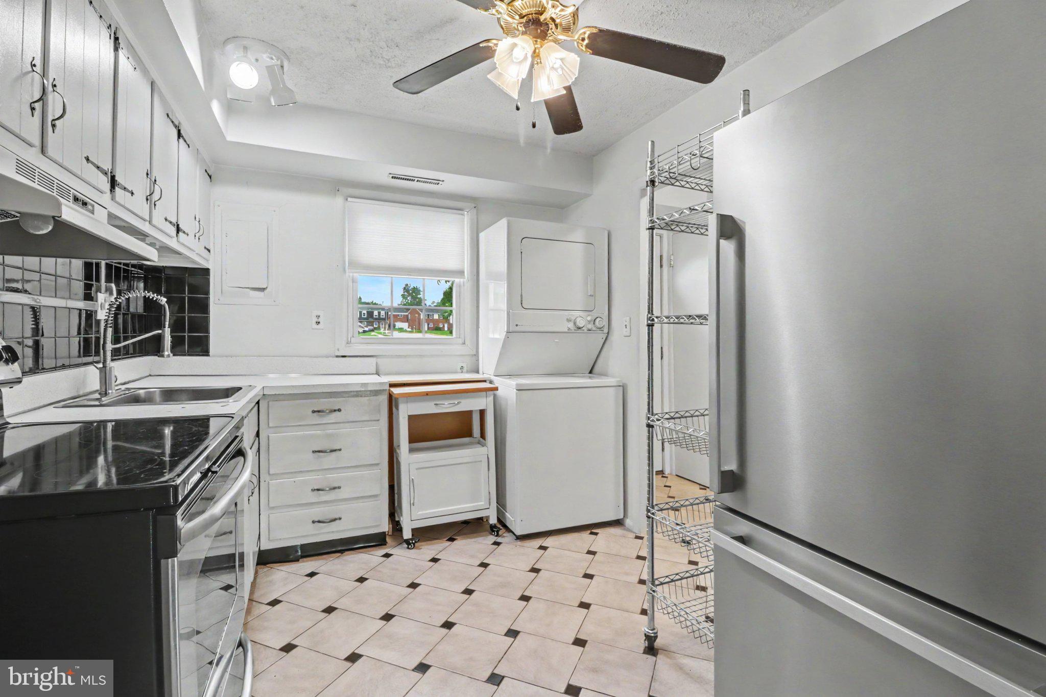 COLONY PARK - Residential