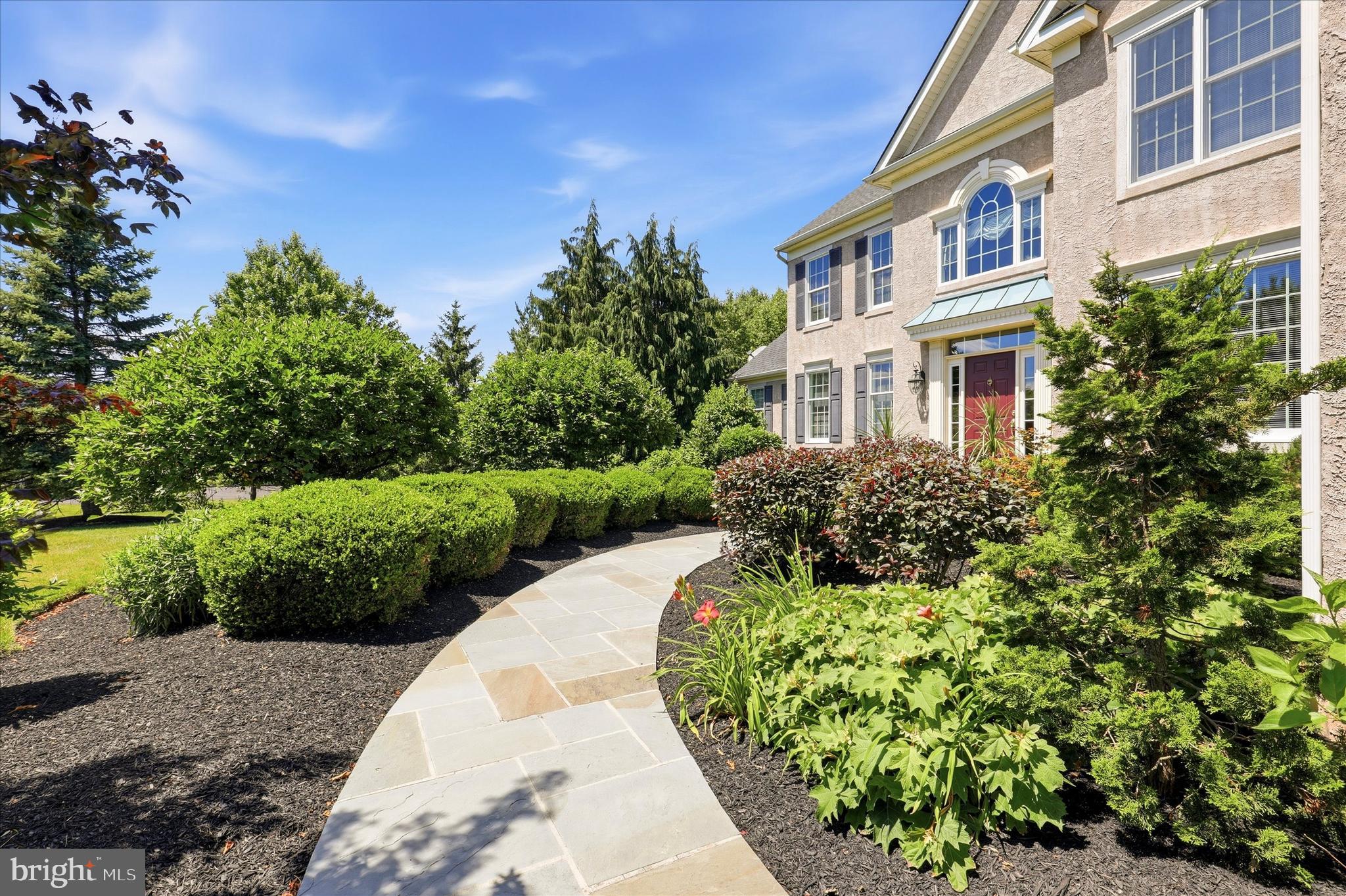 583 OAKMONT DRIVE E