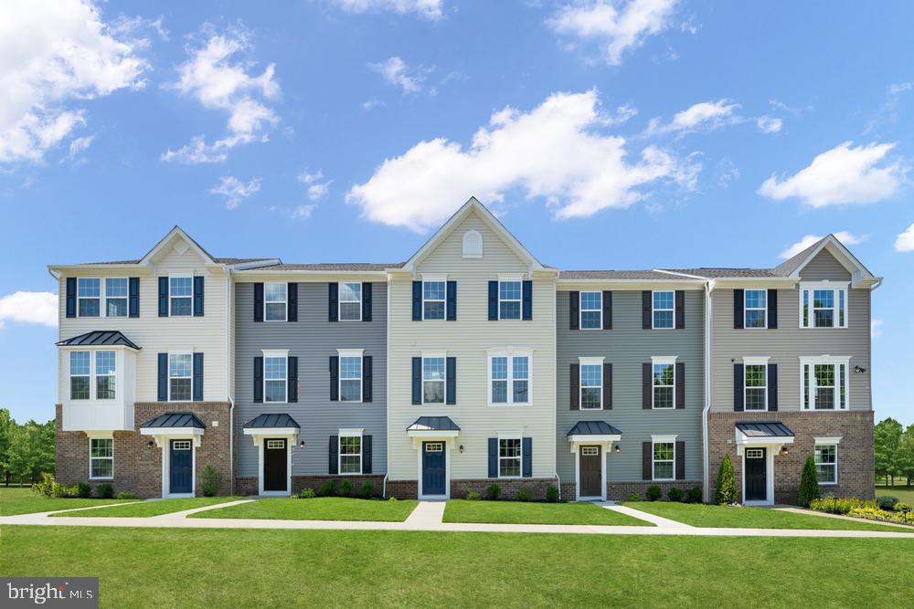 QUICK MOVE IN-AUGUST DELIVERY! 4 bedroom, 3 1/2 baths. Andale Green offers the only new townhomes in North Penn Schools, within walking distance to Pennbrook train station & across Stoney Creek Park. The Strauss is the largest home offered in Andale Green, with 3 bedrooms, 2.5 baths, and a 2-car garage. Here you'll find the space and customizing details of single-family living with the convenience of a townhome. On the main living level, a large kitchen with island opens onto a bright and airy living room and window-lined morning room, creating a perfect area for entertaining. The upper level boasts three bedrooms, two baths, and the laundry area. No need to worry about storage – each bedroom has generous closet space. The owner’s bedroom is a private retreat accented with a tray ceiling and featuring an large walk-in closet. The owner’s bath boasts a soaking tub and separate shower with seat. On the lower level, the finished rec room is perfect for a home office, study space, or gym. You can even add an additional bedroom and bathroom for a comfortable guest suite. To be built homes with later deliveries available. All appliances included! White shaker-style hardwood cabinets with soft close drawers.
Other floor plans and home sites available. Photos are representative. Includes ALL appliances.