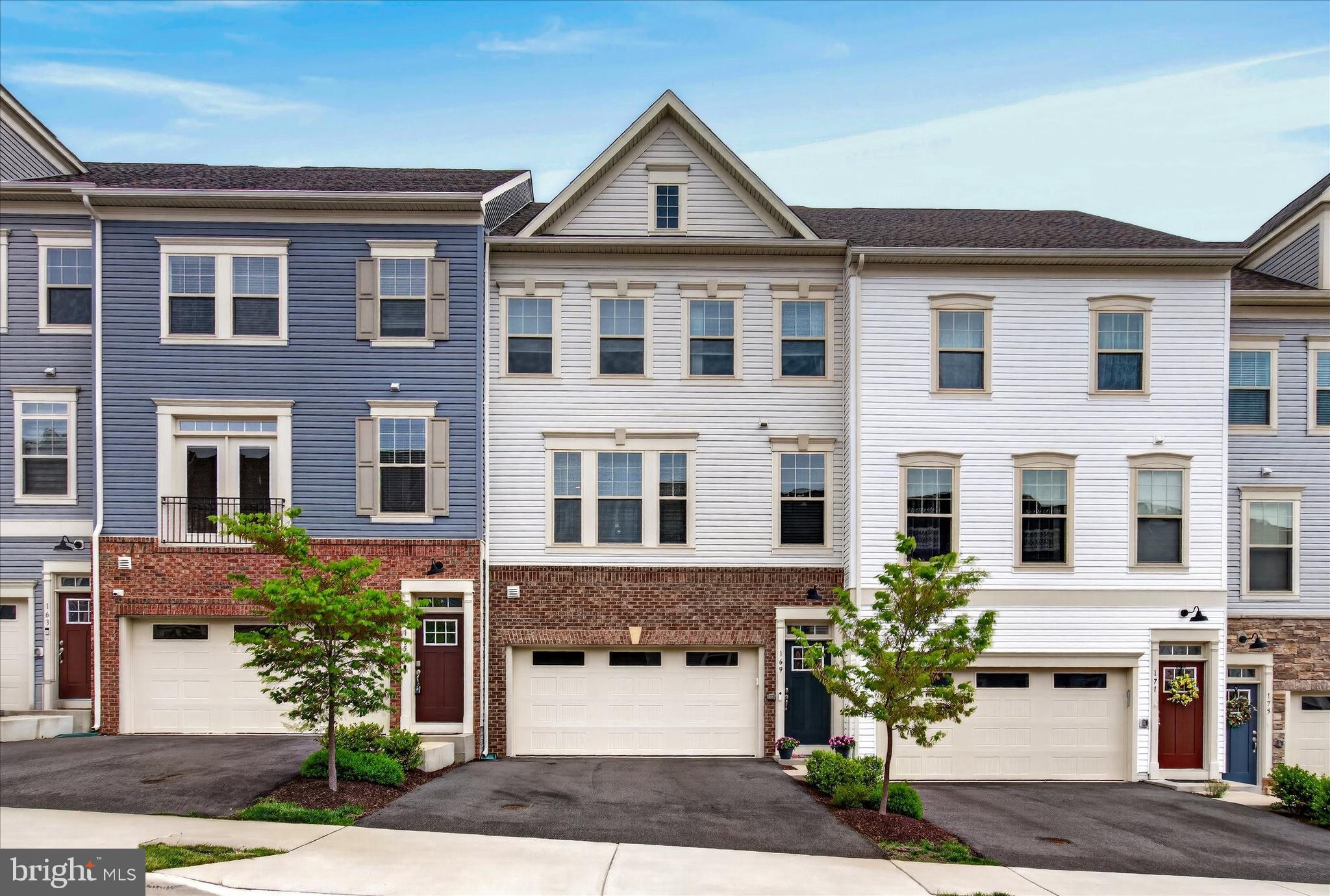169 SHADED VALLEY COURT
