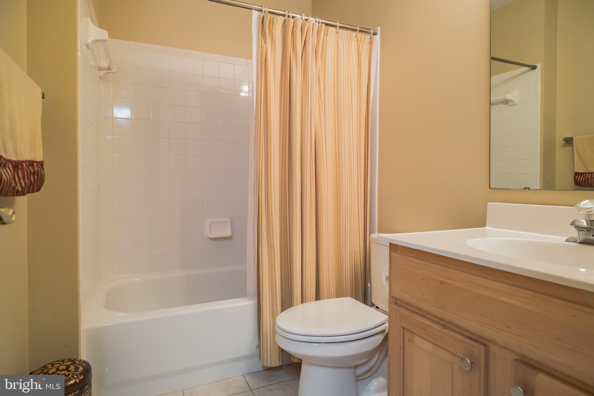 BELMONT CENTER - Residential