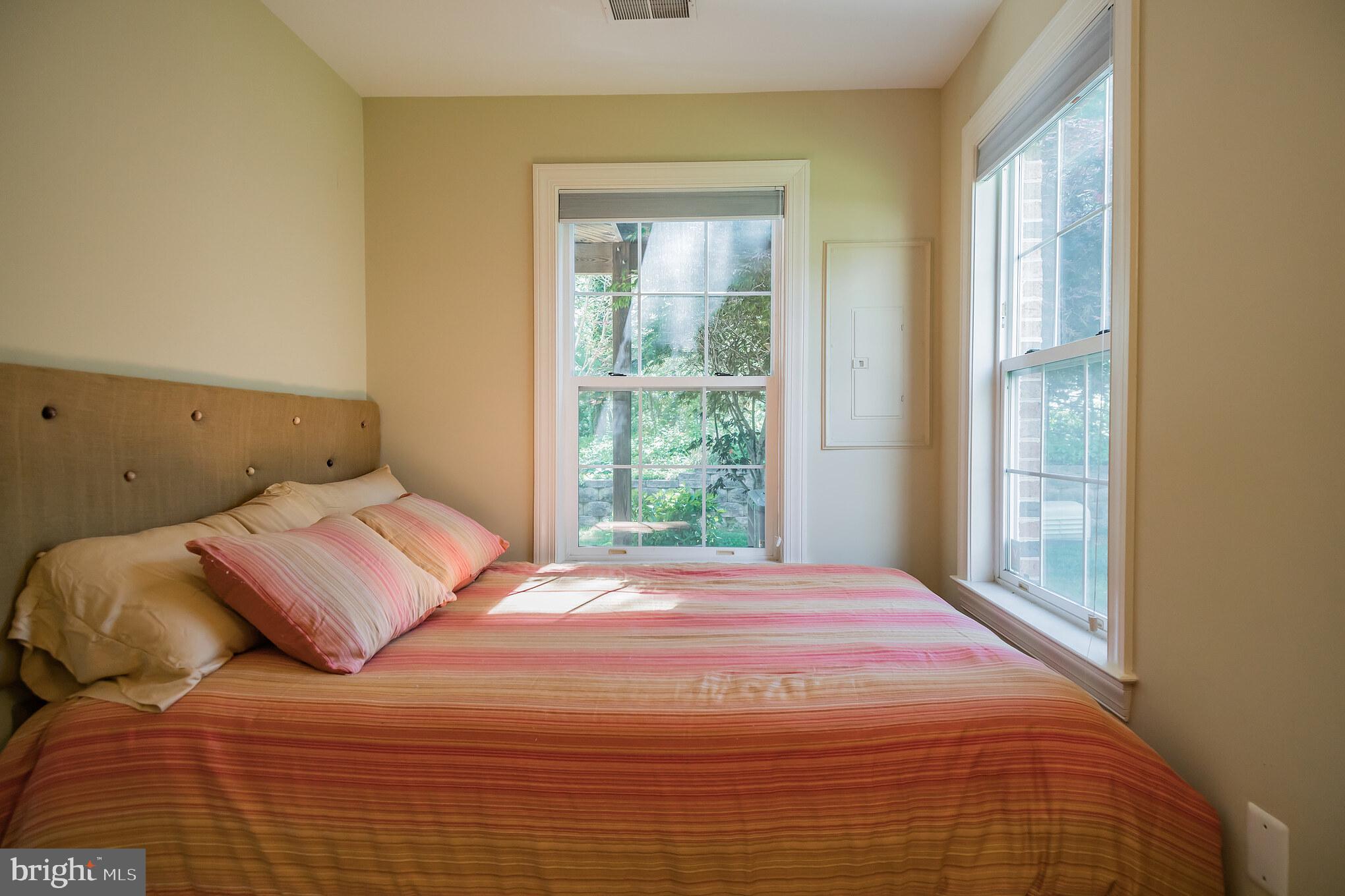 BELMONT CENTER - Residential