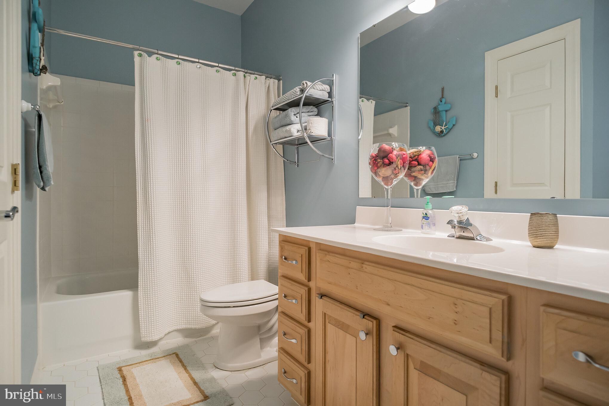 BELMONT CENTER - Residential