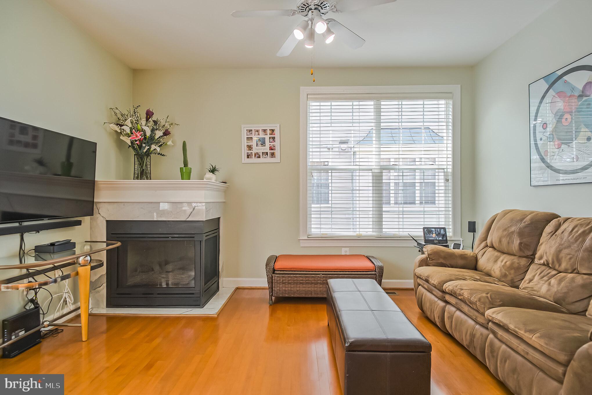 BELMONT CENTER - Residential