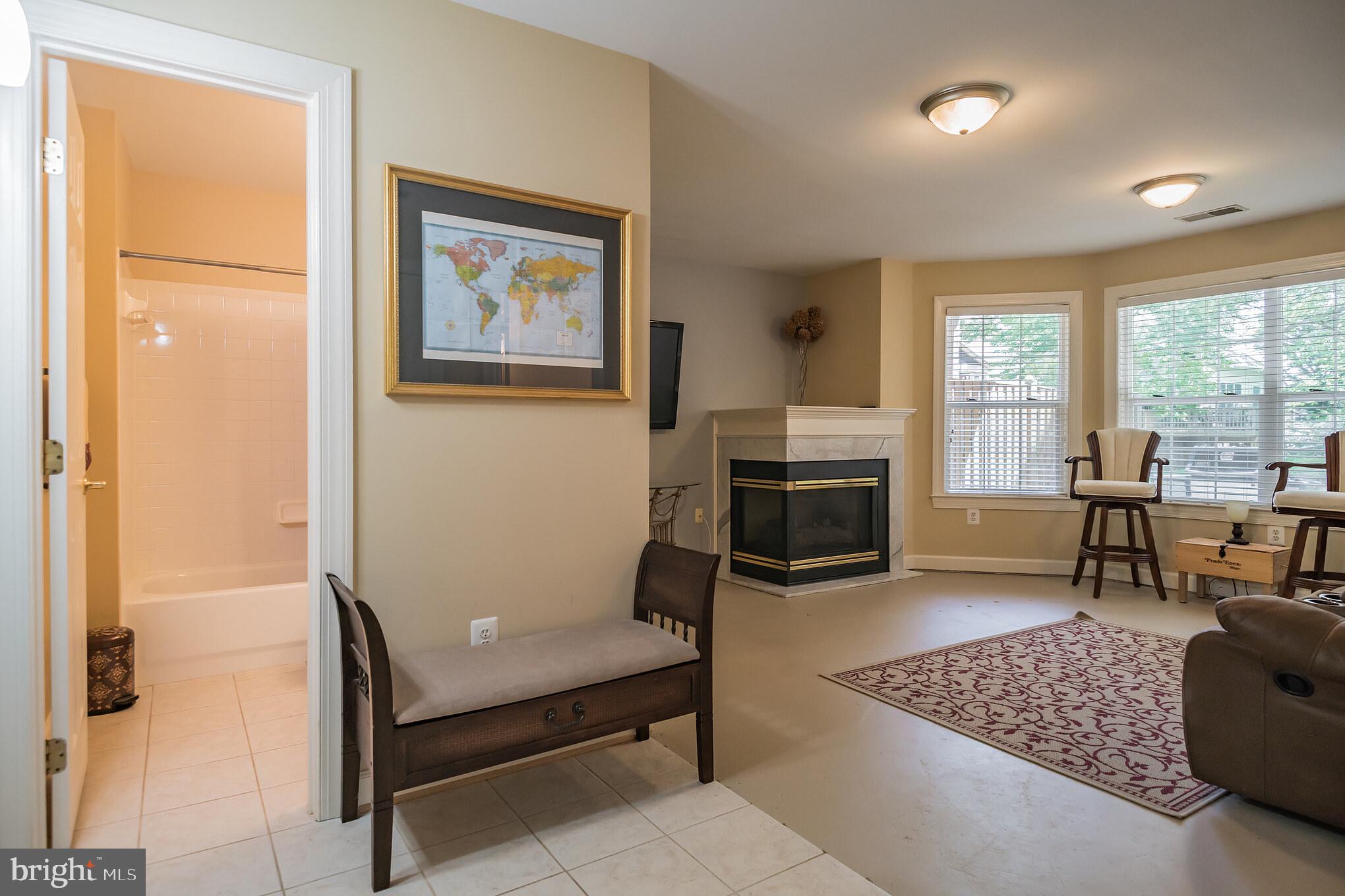 BELMONT CENTER - Residential