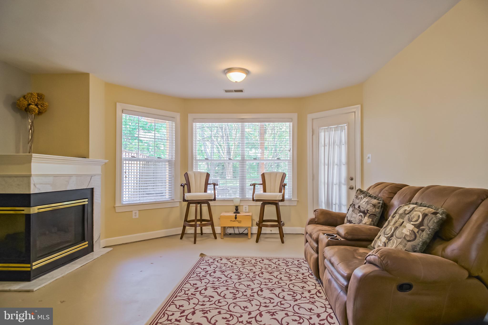 BELMONT CENTER - Residential