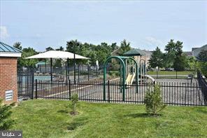 BELMONT CENTER - Residential