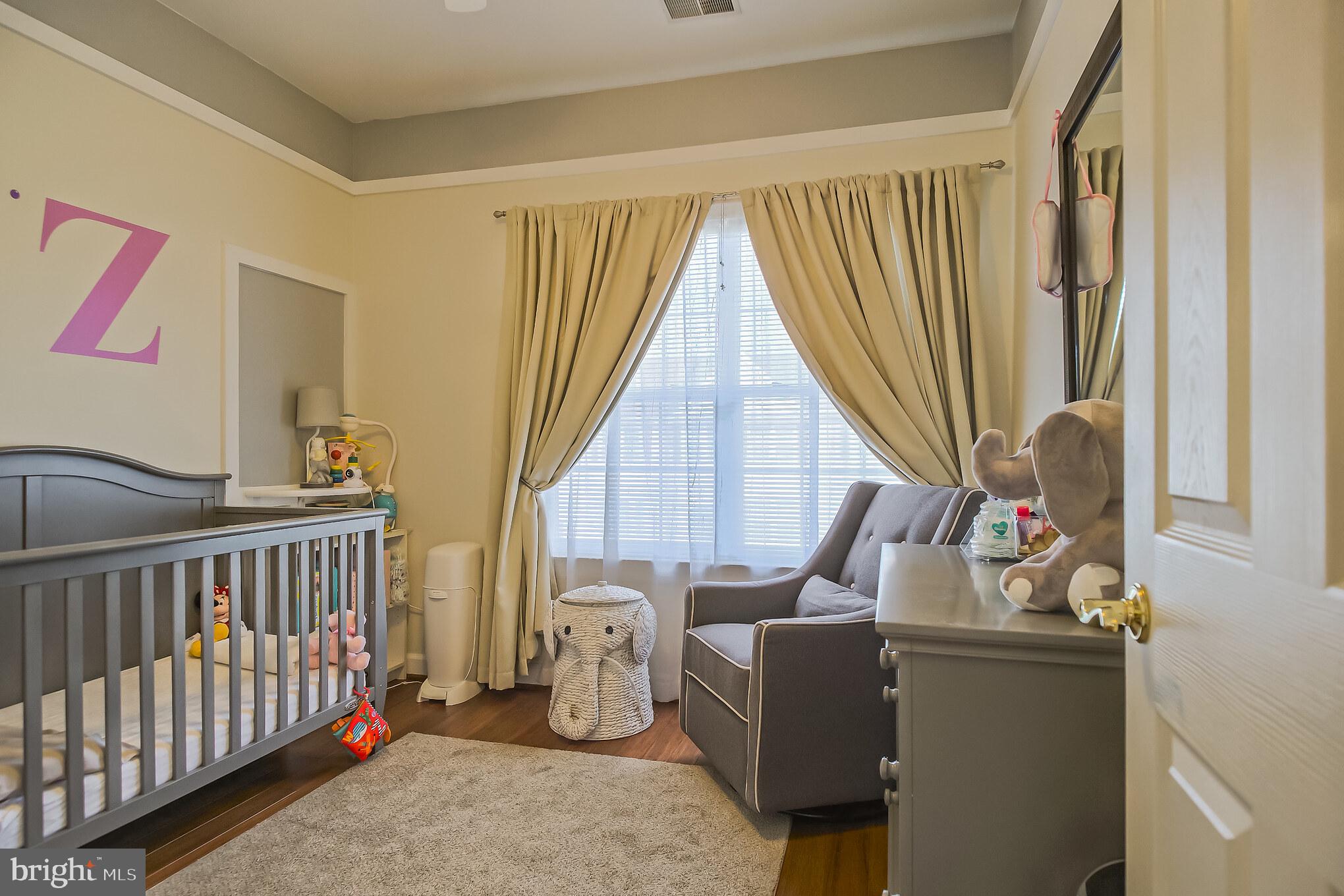 BELMONT CENTER - Residential