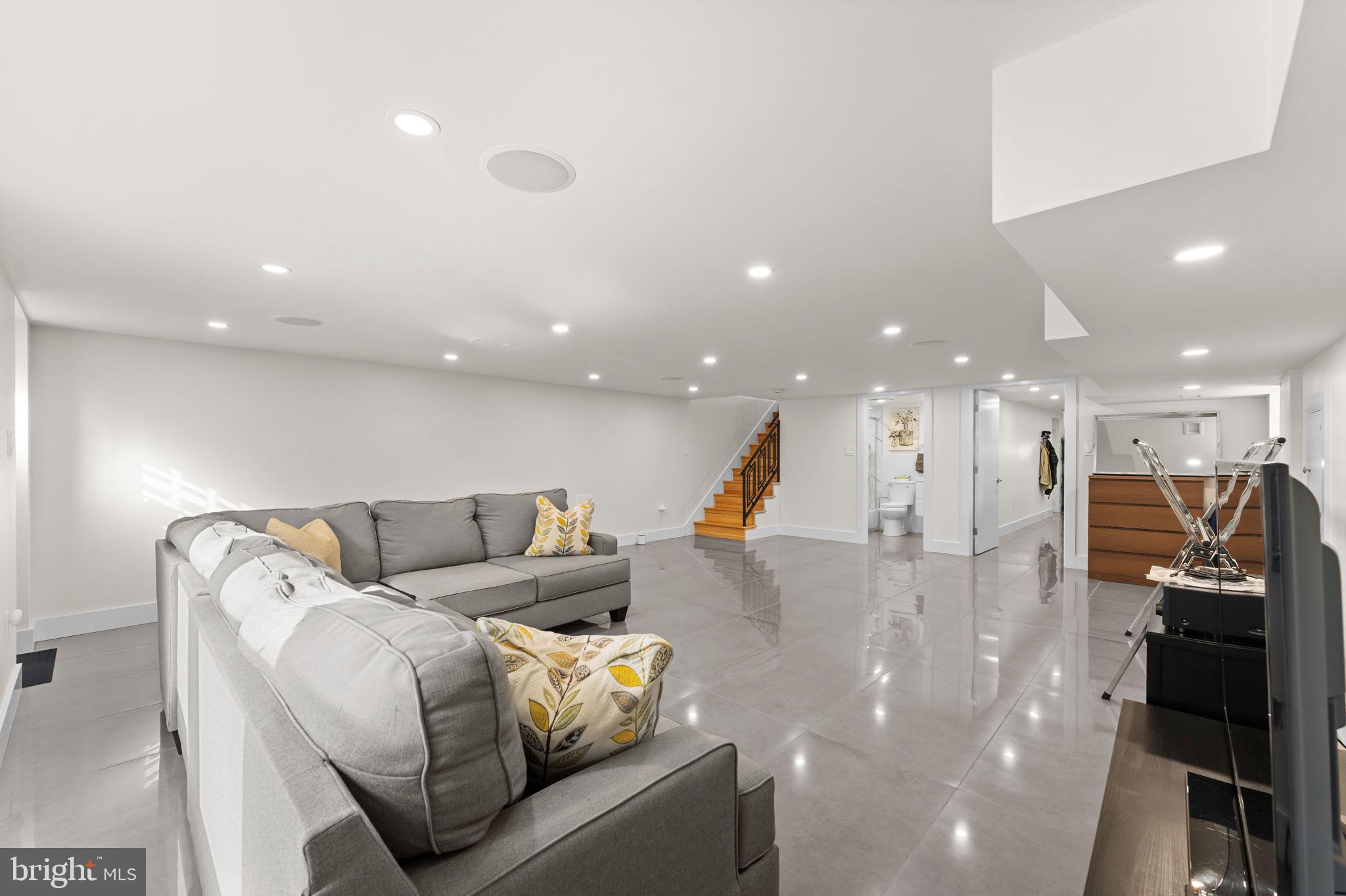 PINE VALLEY - Residential