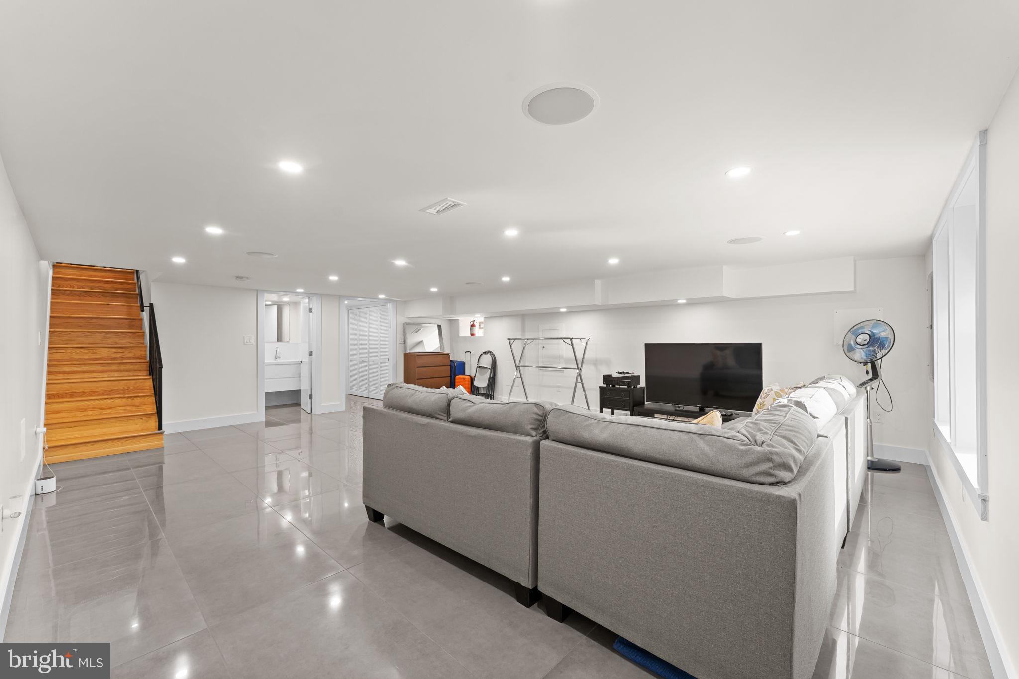 PINE VALLEY - Residential