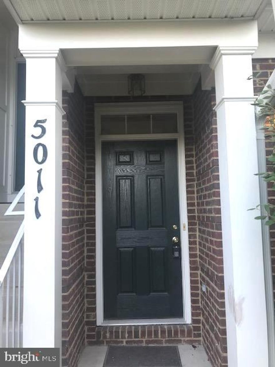 RARE FIND!! SUPER NICE 2 LEVEL TOWN HOME IN  EXCELLENT LOCATION!!! 2 BEDROOM PLUS LOFT SPACE THAT CAN BE USED AS AN OFFICE, PLAYROOM, ETC... THAT LEADS TO HUGE COVERED PATIO. HARDWOODS IN LIVING ROOM, DINING ROOM AND KITCHEN, SEPARATE DINING ROOM, 1 CAR GARAGE AND DRIVEWAY. CONVENIENT COUNTY CENTER LOCATION THAT IS CLOSE TO EVERYTHING - COMMUNITY POOL. COLGAN HIGH SCHOOL.  IN ADDITION TO THE BASE RENTAL RATE, TENANT WILL BE RESPONSIBLE FOR PAYING A $13.00 CHARGE THAT WILL BE USED TO HAVE HVAC FILTERS DELIVERED TO THEIR HOME APPROXIMATELY EVERY 60 DAYS UNDER THE UTILITY AND MAINTENANCE REDUCTION PROGRAM TO HELP SAVE 5-15% OF THE HEATING AND COOLING BILL AS WELL AS CREATE A CLEAN ENVIRONMENT. WE ARE ACCEPTING ONLINE APPLICATIONS. 650+ CREDIT SCORE, INCOME TO BE 3 TIMES THE MONTHLY RENT AMOUNT AND A GOOD RENTAL HISTORY WITH ALL PAYMENTS MADE ON TIME.