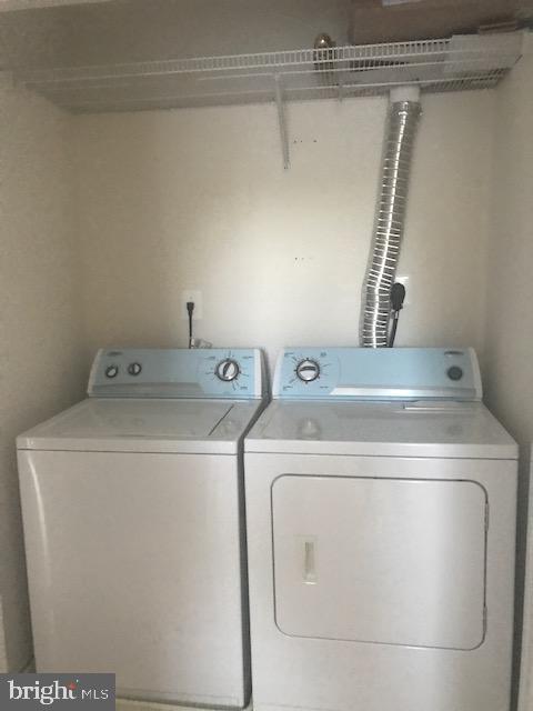 COUNTY CENTER - Residential Lease