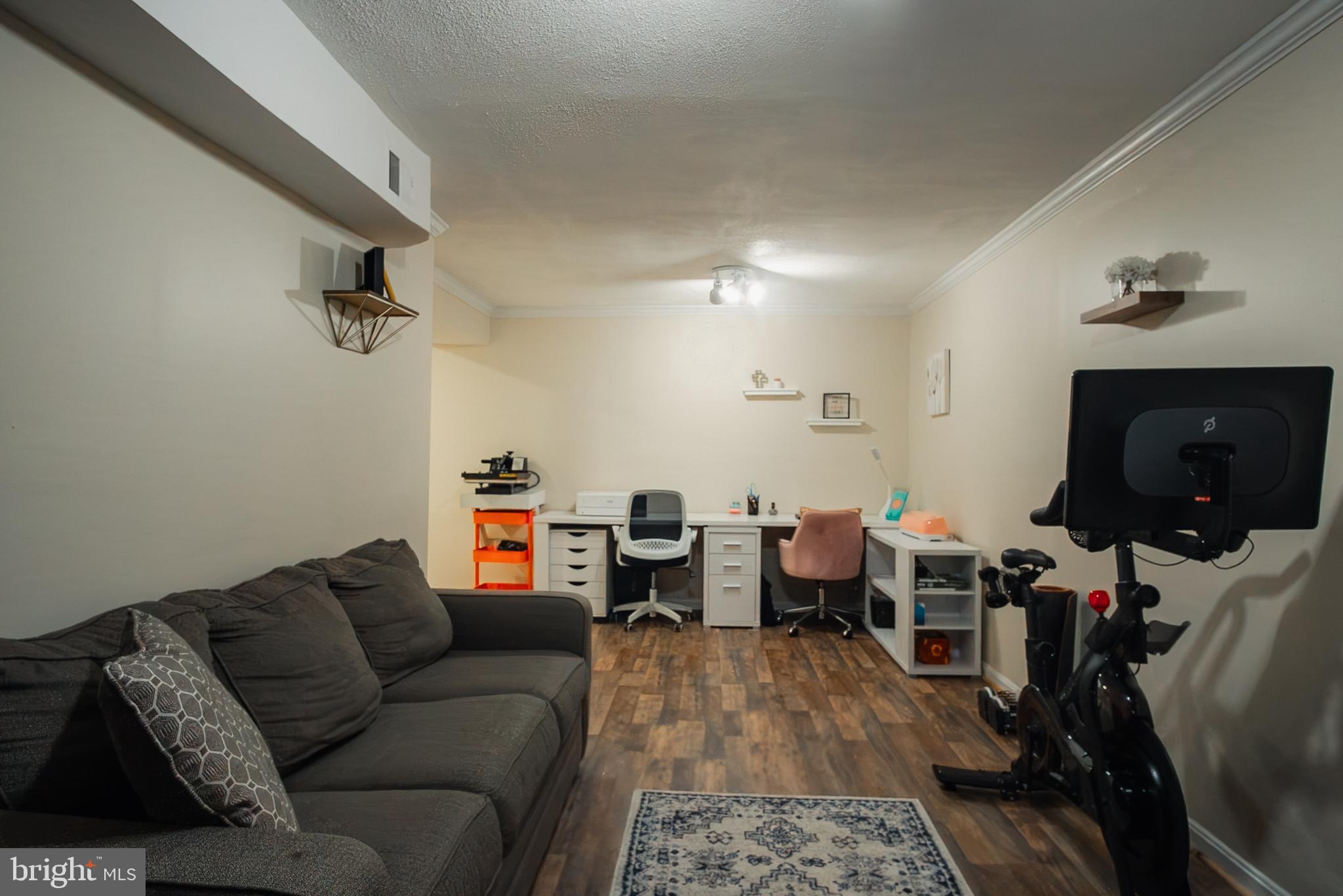 ROBIN MEADOWS - Residential