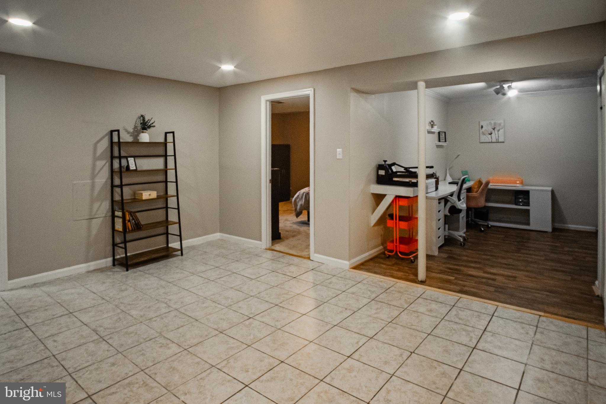 ROBIN MEADOWS - Residential