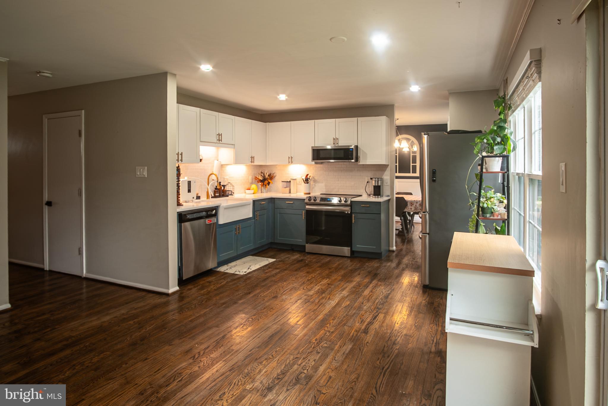 ROBIN MEADOWS - Residential