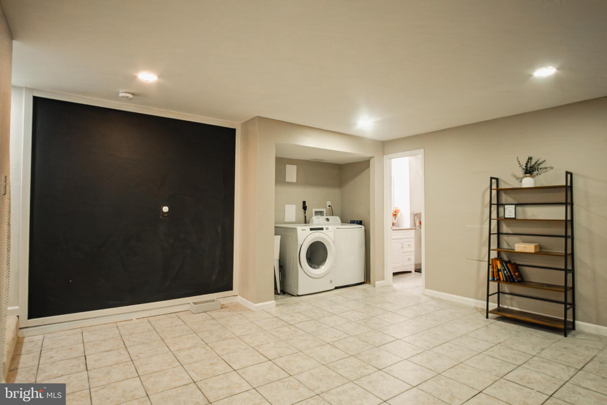 ROBIN MEADOWS - Residential