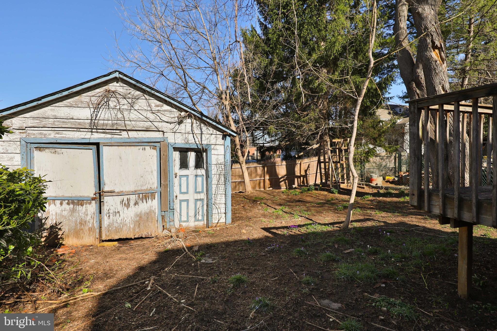 ROXBOROUGH - Residential