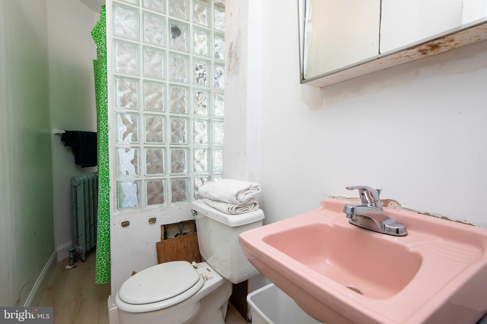 ROXBOROUGH - Residential