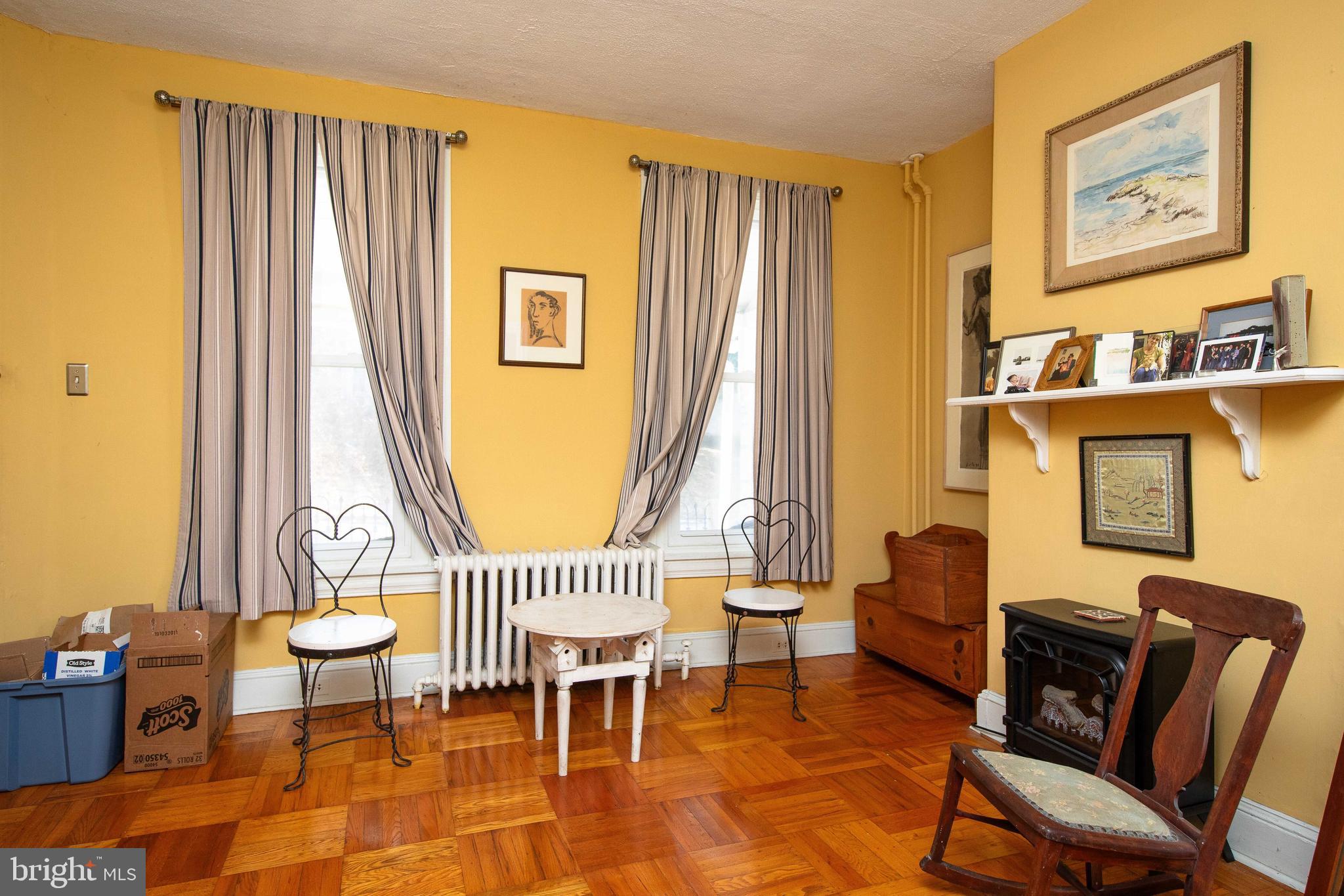 ROXBOROUGH - Residential