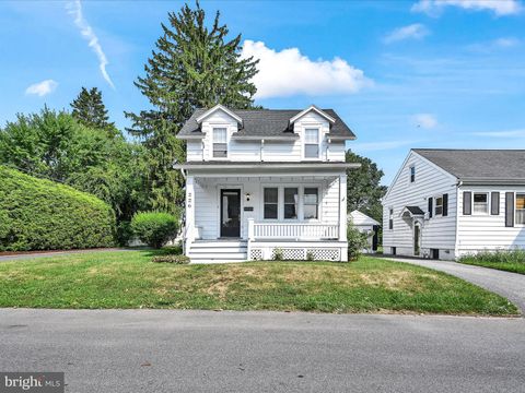 Photo of 226 E Ferdinand Street, Manheim, PA 17545 (MLS # PALA2054322)