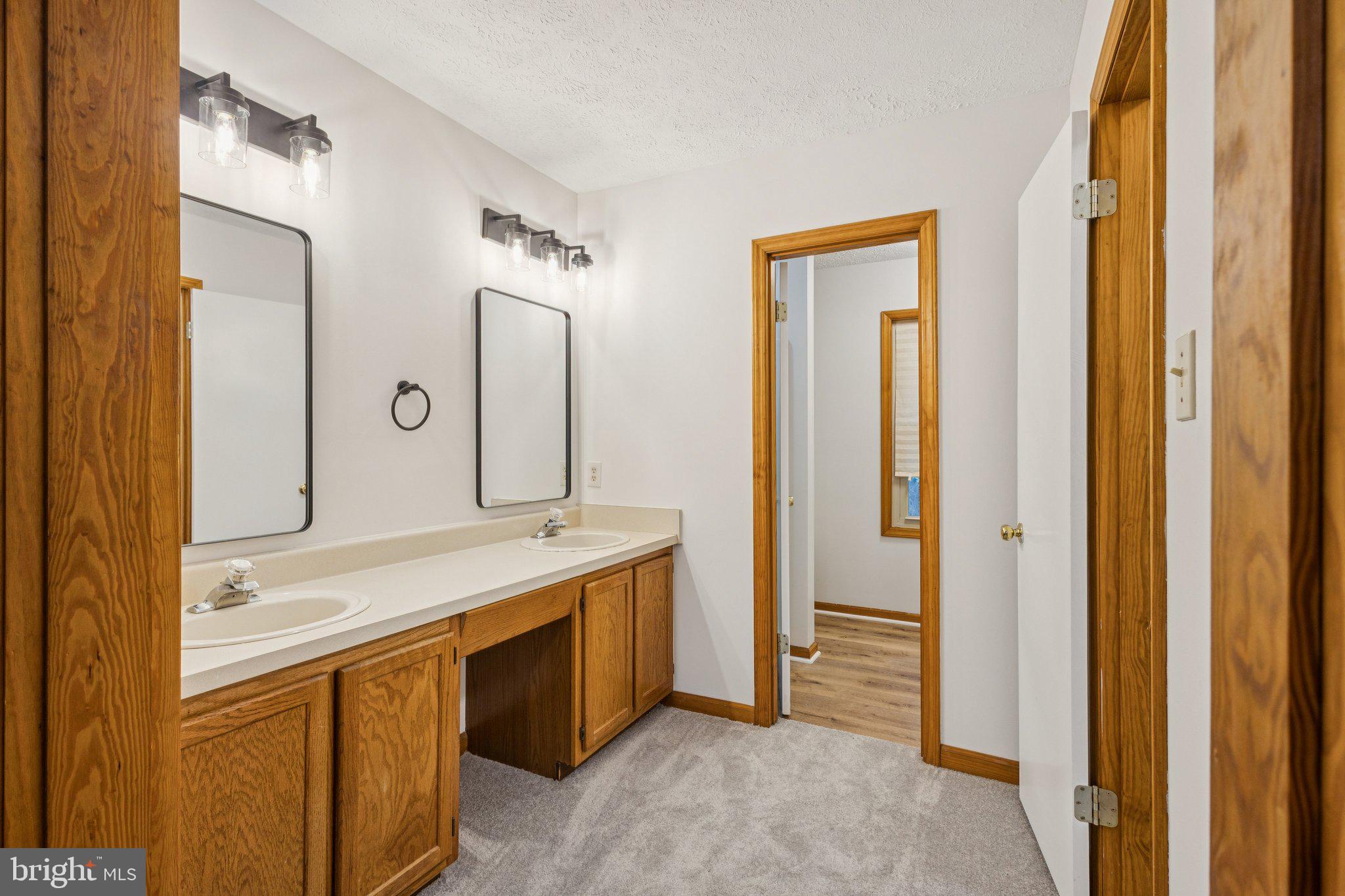 TOWER HILL - Residential