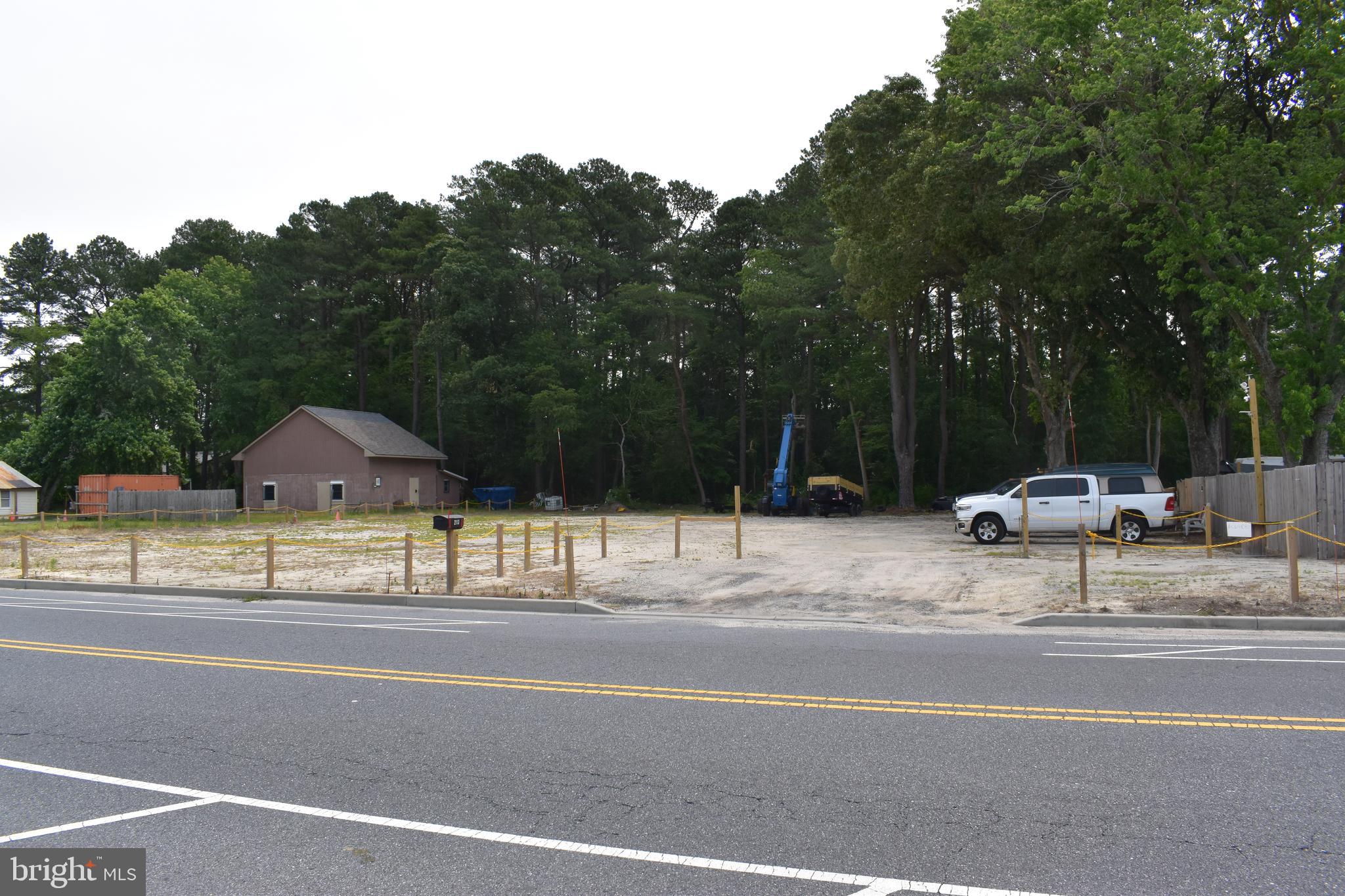 2111, 2113, 2115, 2117 NORTHWOOD DRIVE