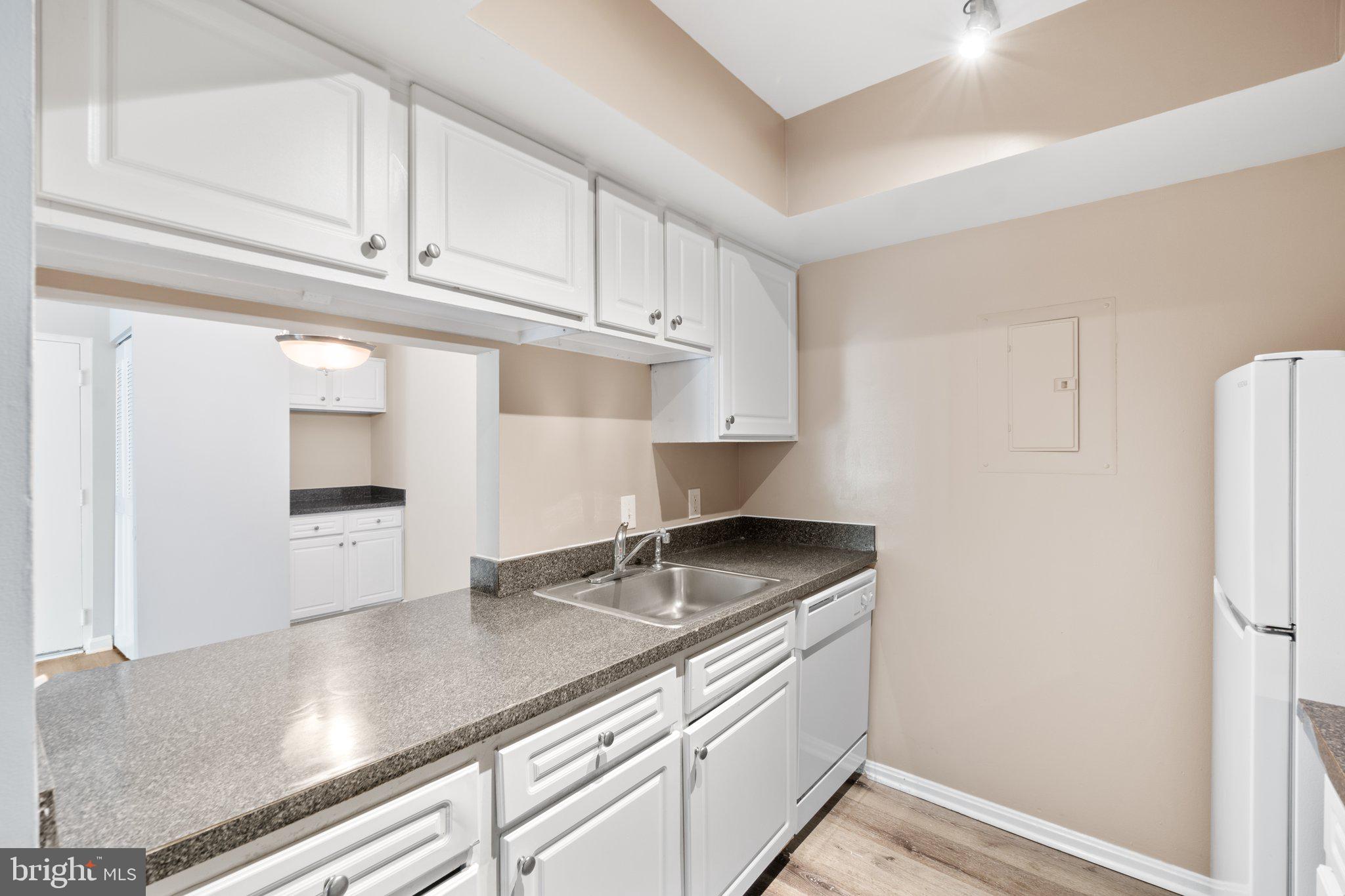 FLOWER HILL - Residential