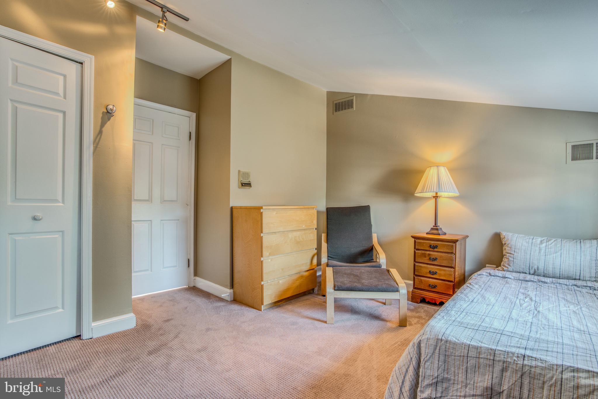 BARRE CIRCLE HISTORIC DISTRICT - Residential Lease