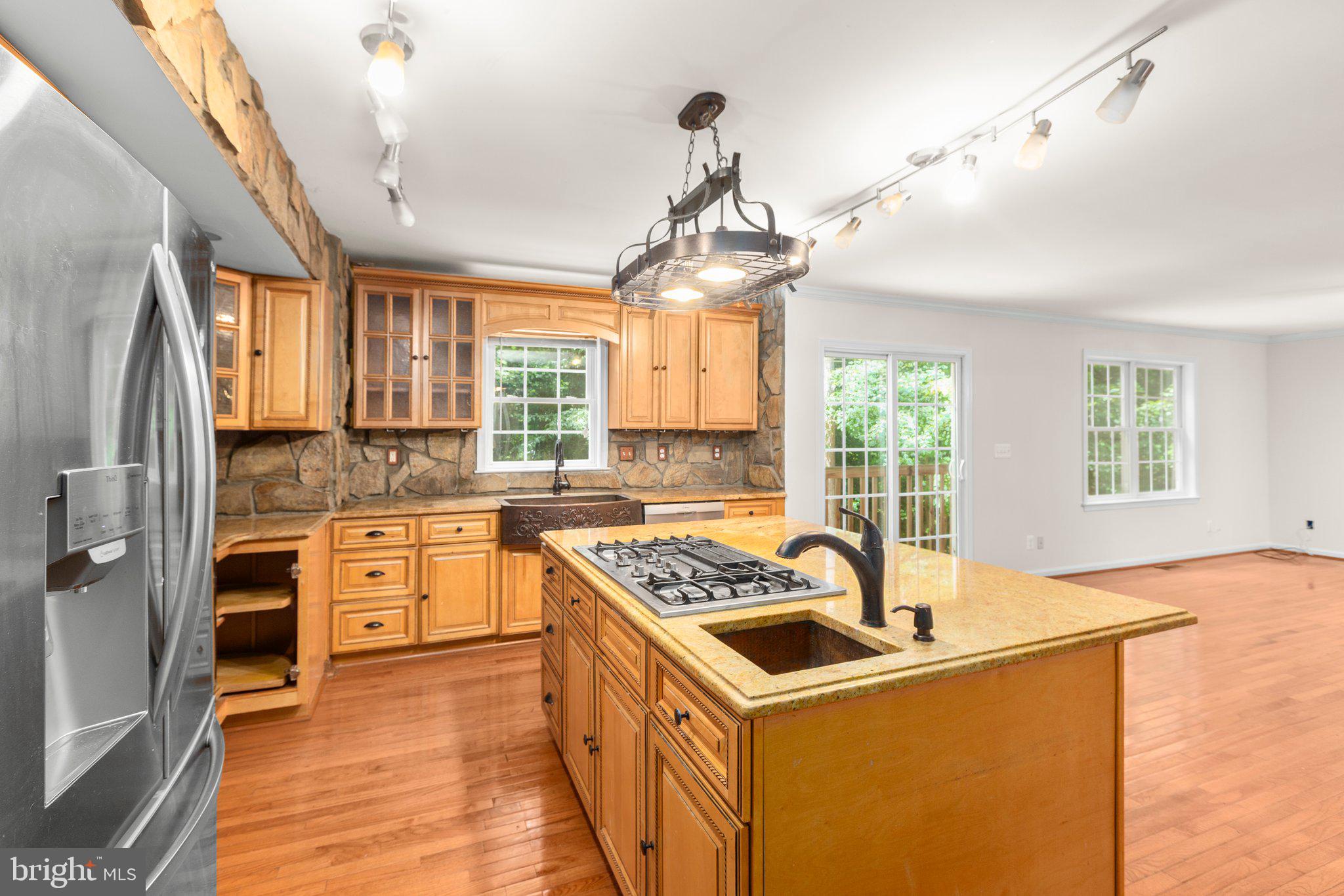 PRESIDENTIAL LAKES - Residential